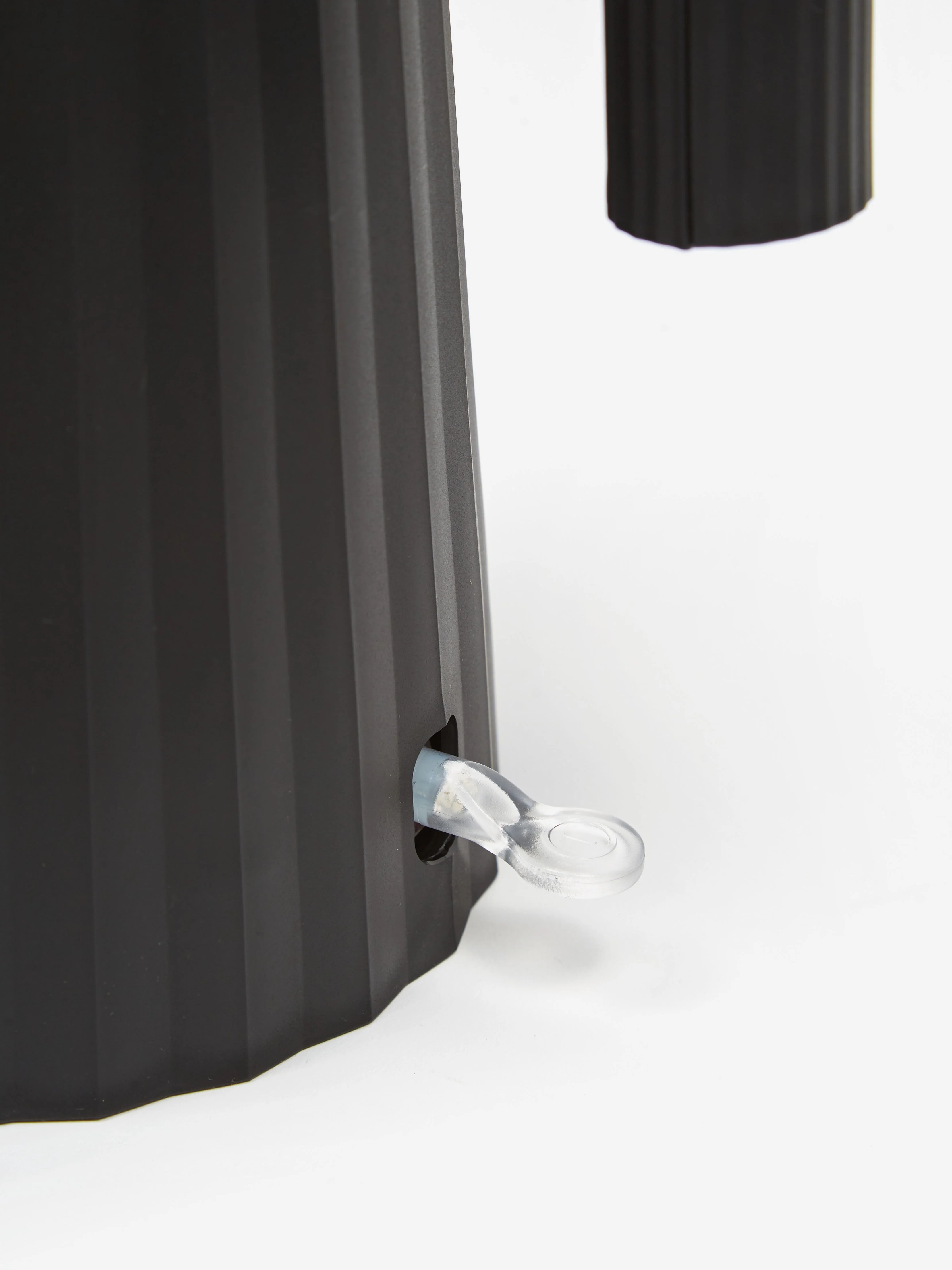 ALESSI Plisse Kettle 1 Litre - Black - Image 3
