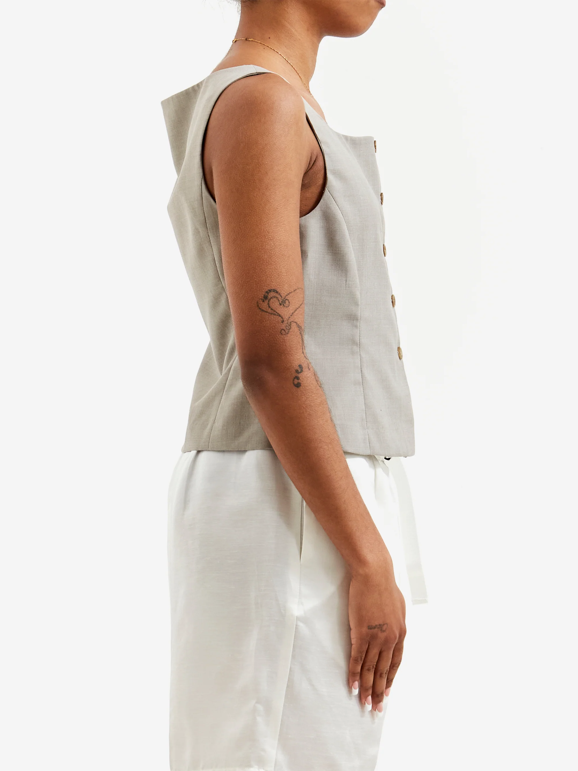 AMOMENTO Scoop Neck Two Way Vest - Beige - Image 3