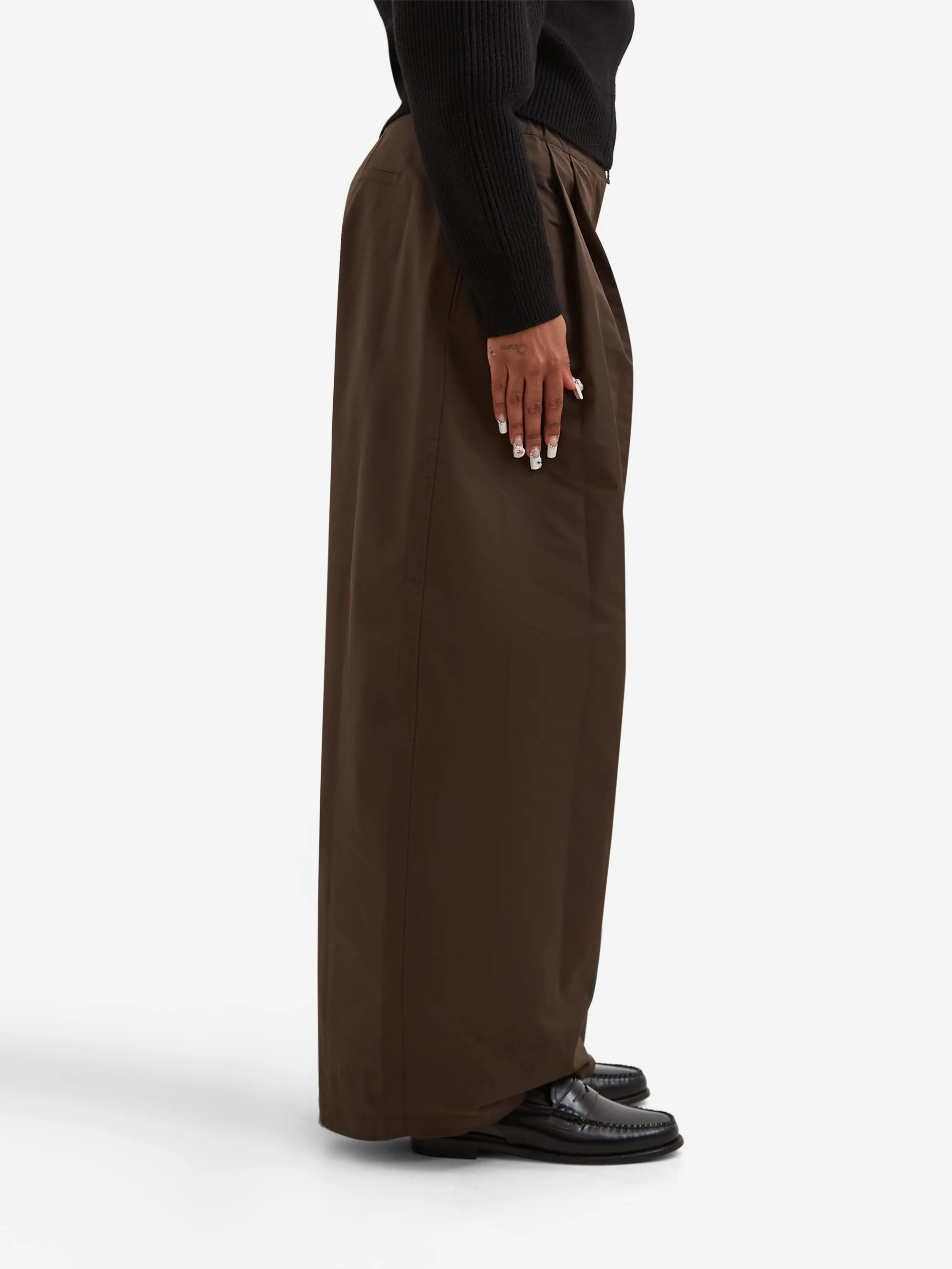 AMOMENTO Two Tuck Balloon Pants - Dark Brown - Image 2