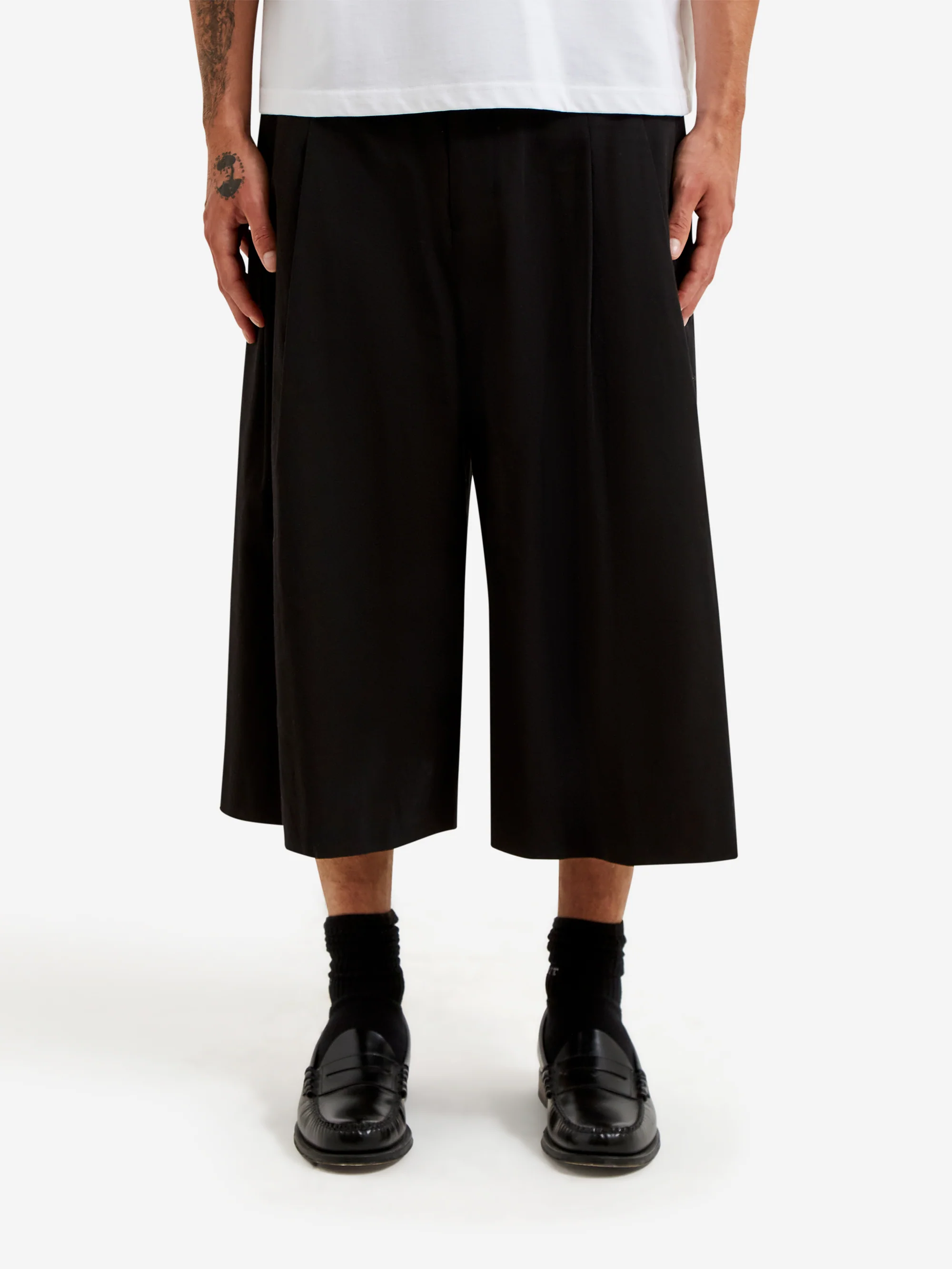 AMOMENTO Wide Bermuda Pants - Black - Image 2