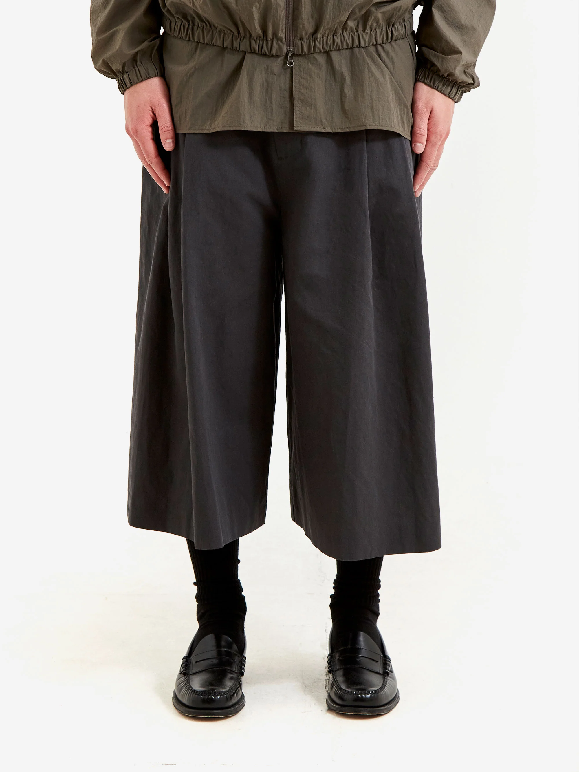 AMOMENTO Wide Bermuda Pants - Charcoal - Image 2