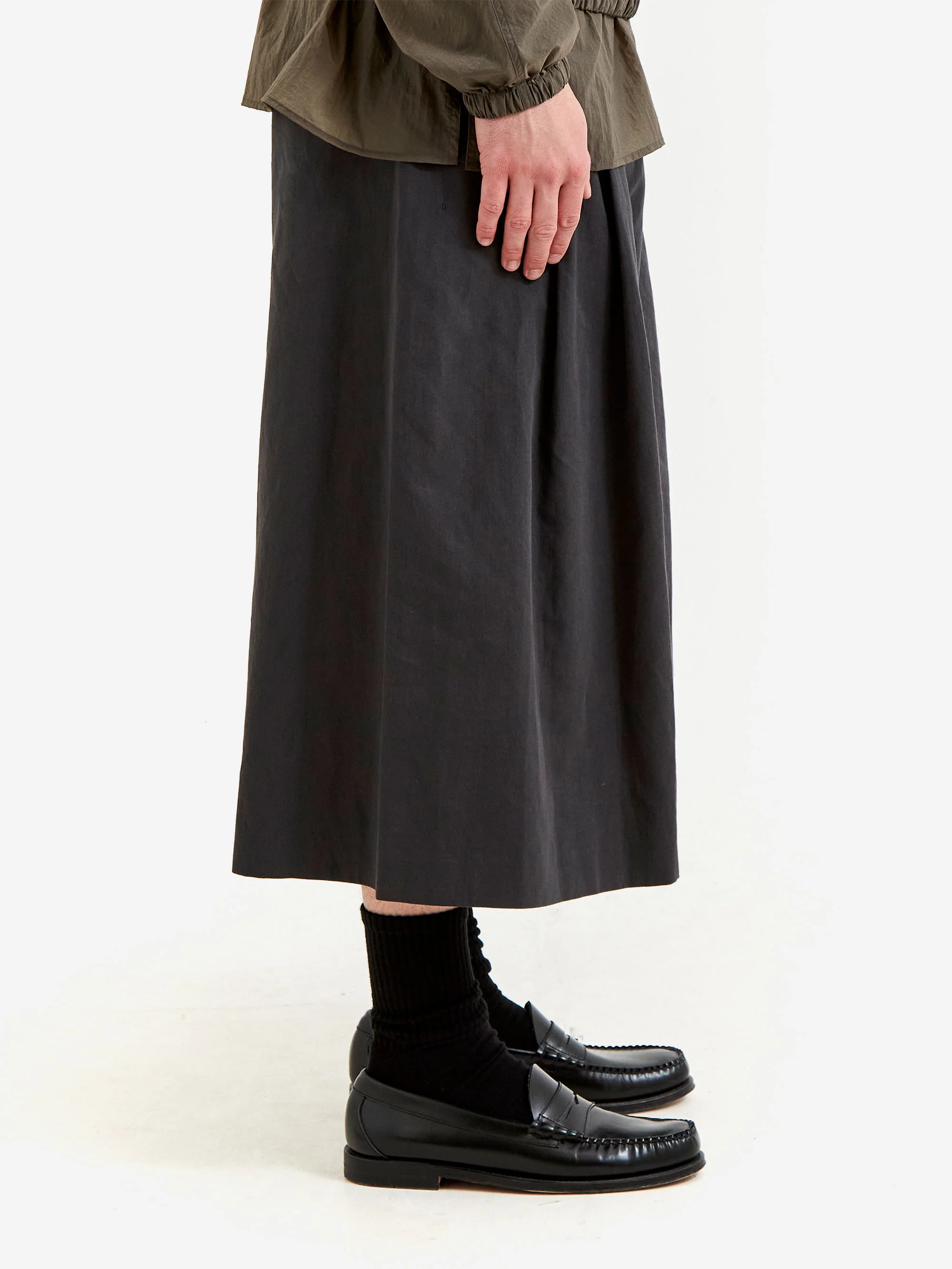 AMOMENTO Wide Bermuda Pants - Charcoal - Image 5