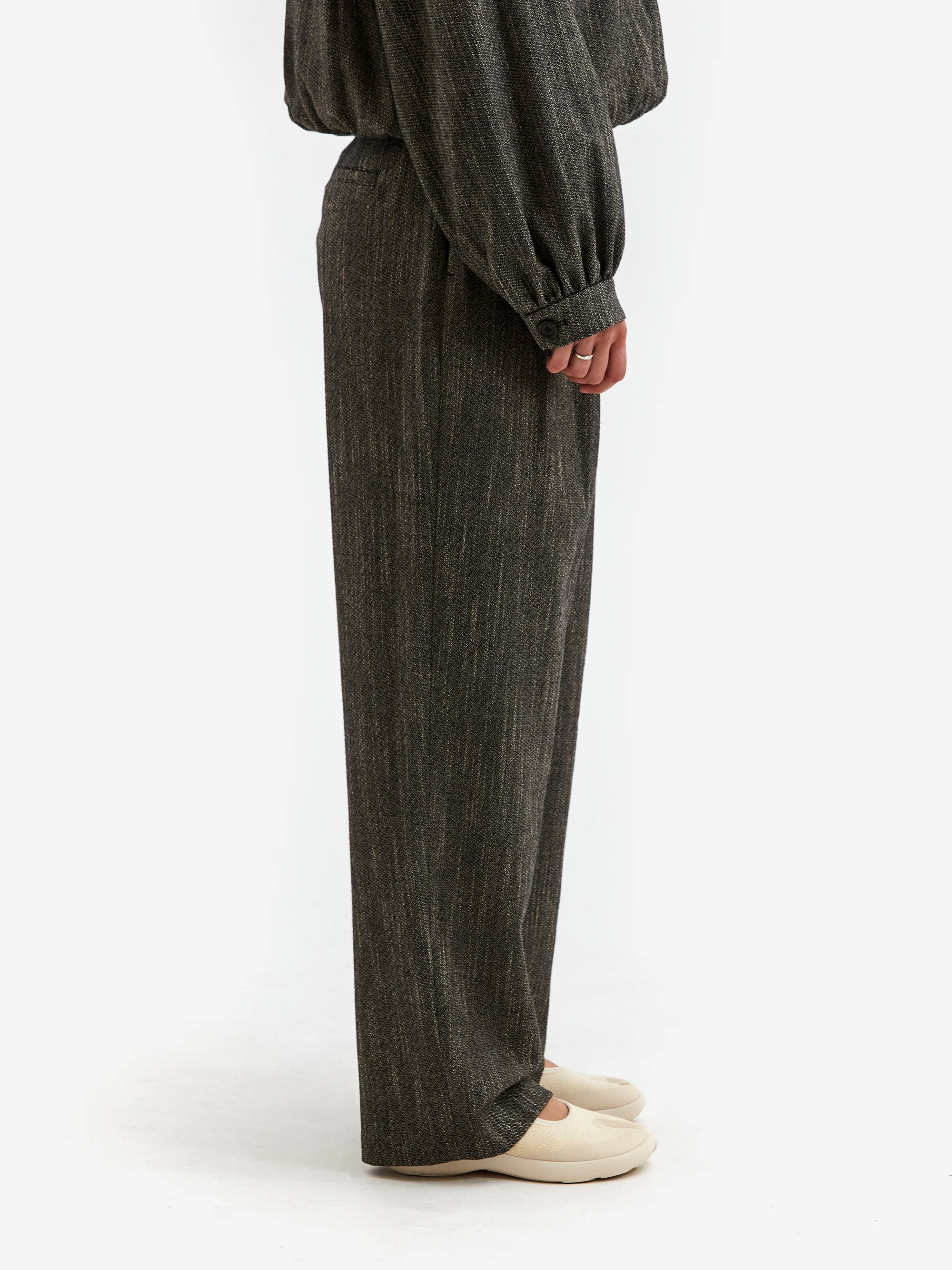 AMOMENTO Wool Two Tuck Wrap Pants - Charcoal - Image 2