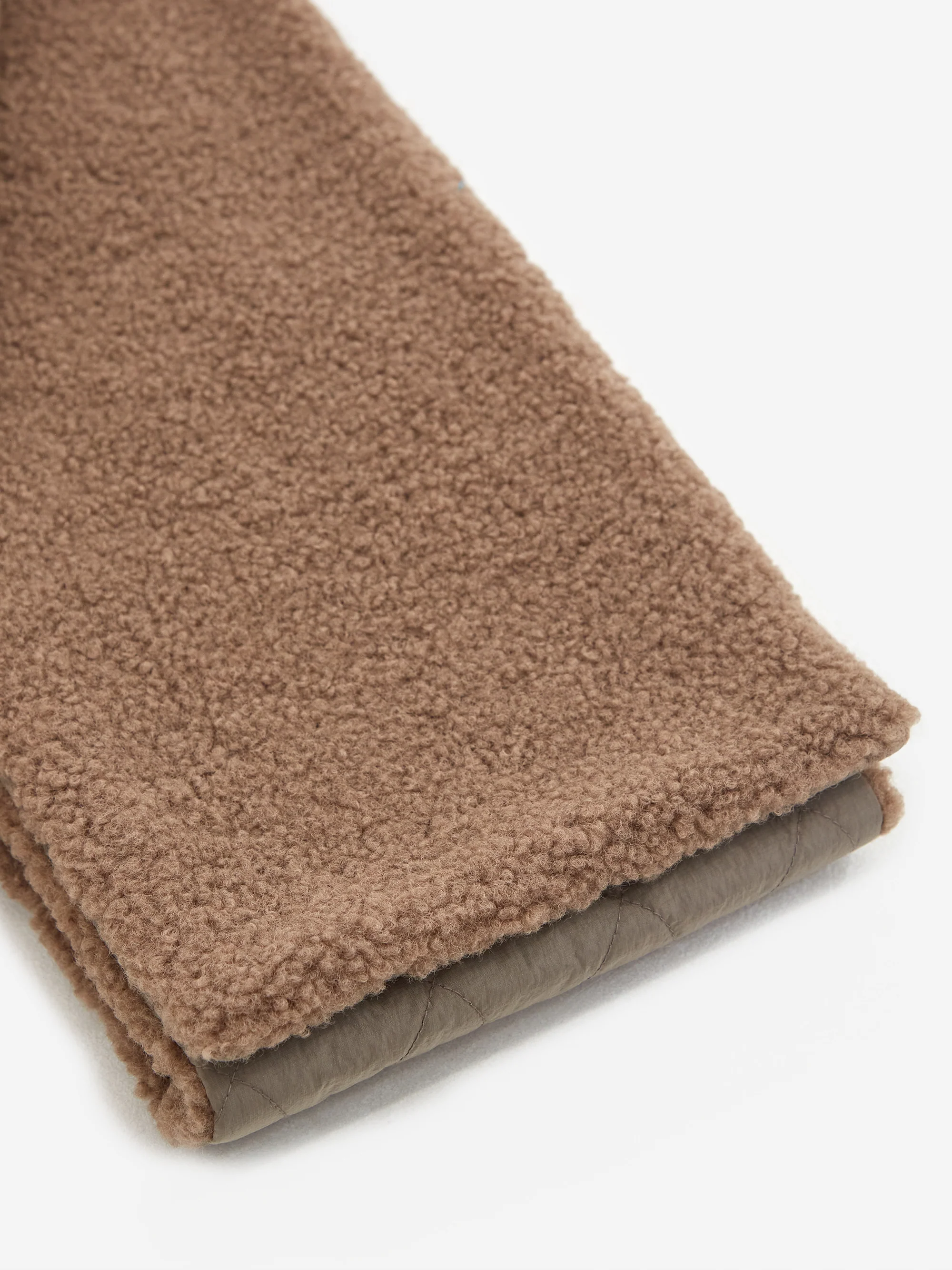 Beams Plus Muffler Boa Quilting - Khaki - Image 2