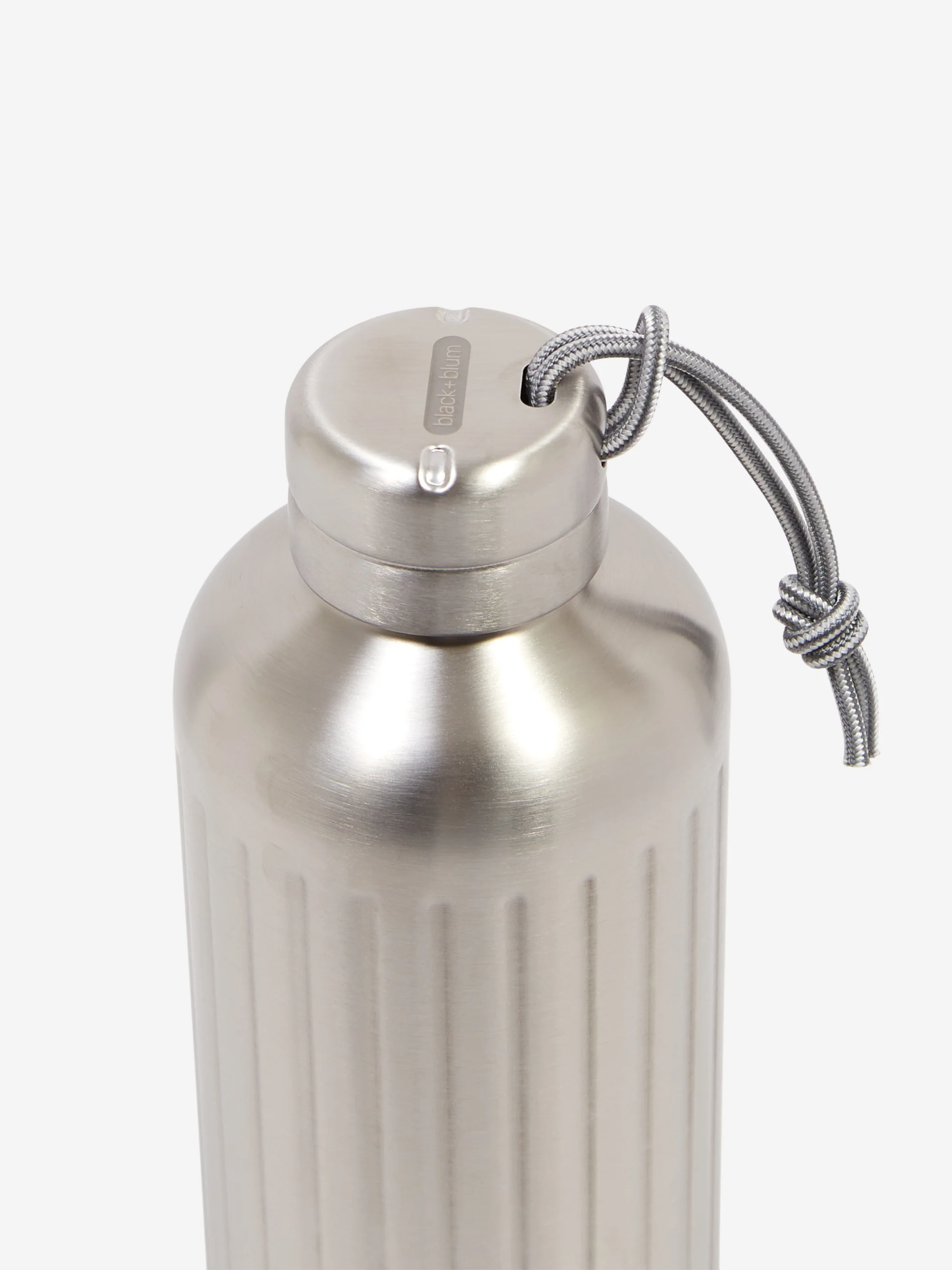 Black+Blum Insulated Explorer Water Bottle - 850ml - Image 2