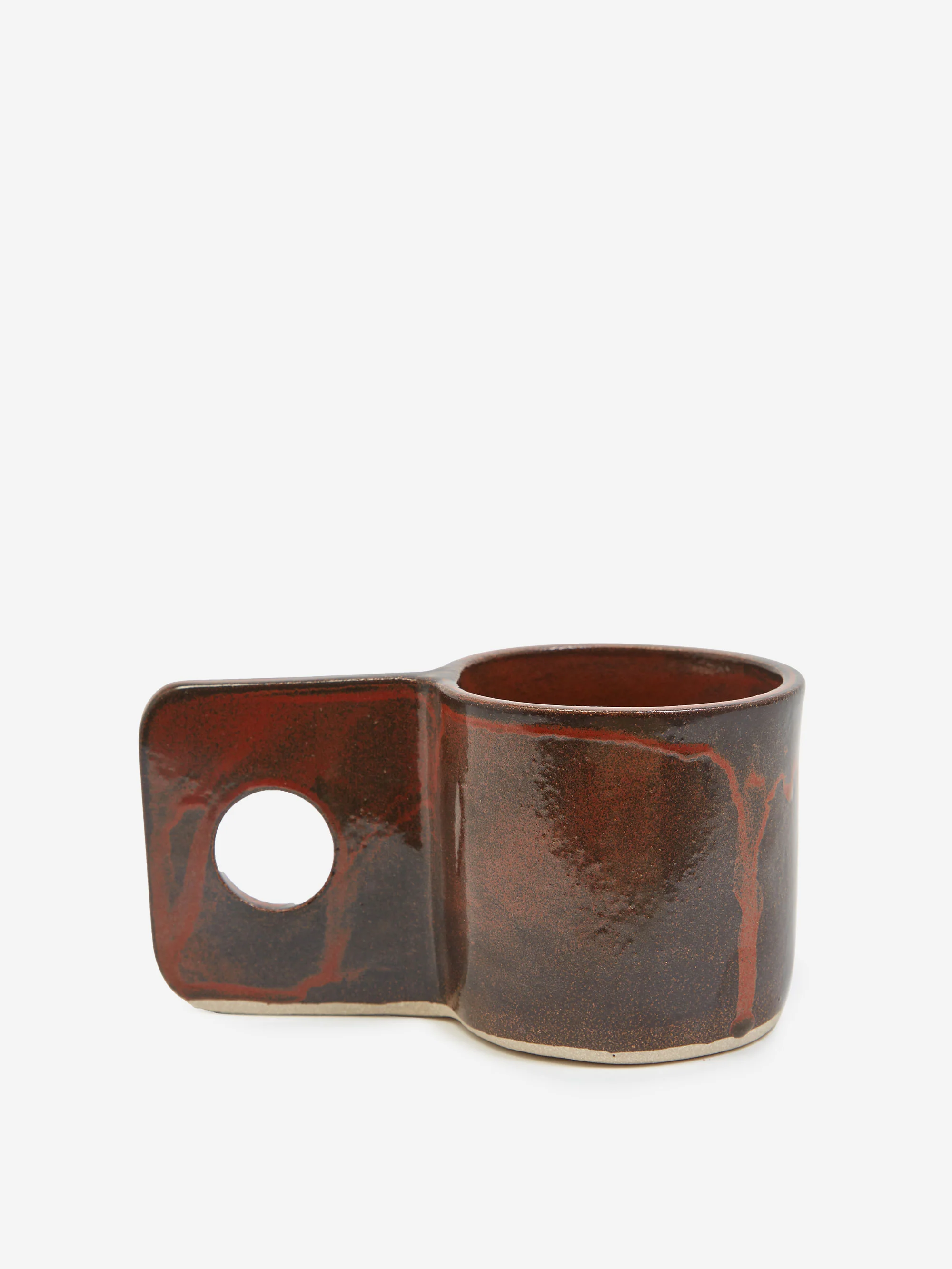 Brutes Ceramics Handmade Hopper Mug - Chocolate - Image 3