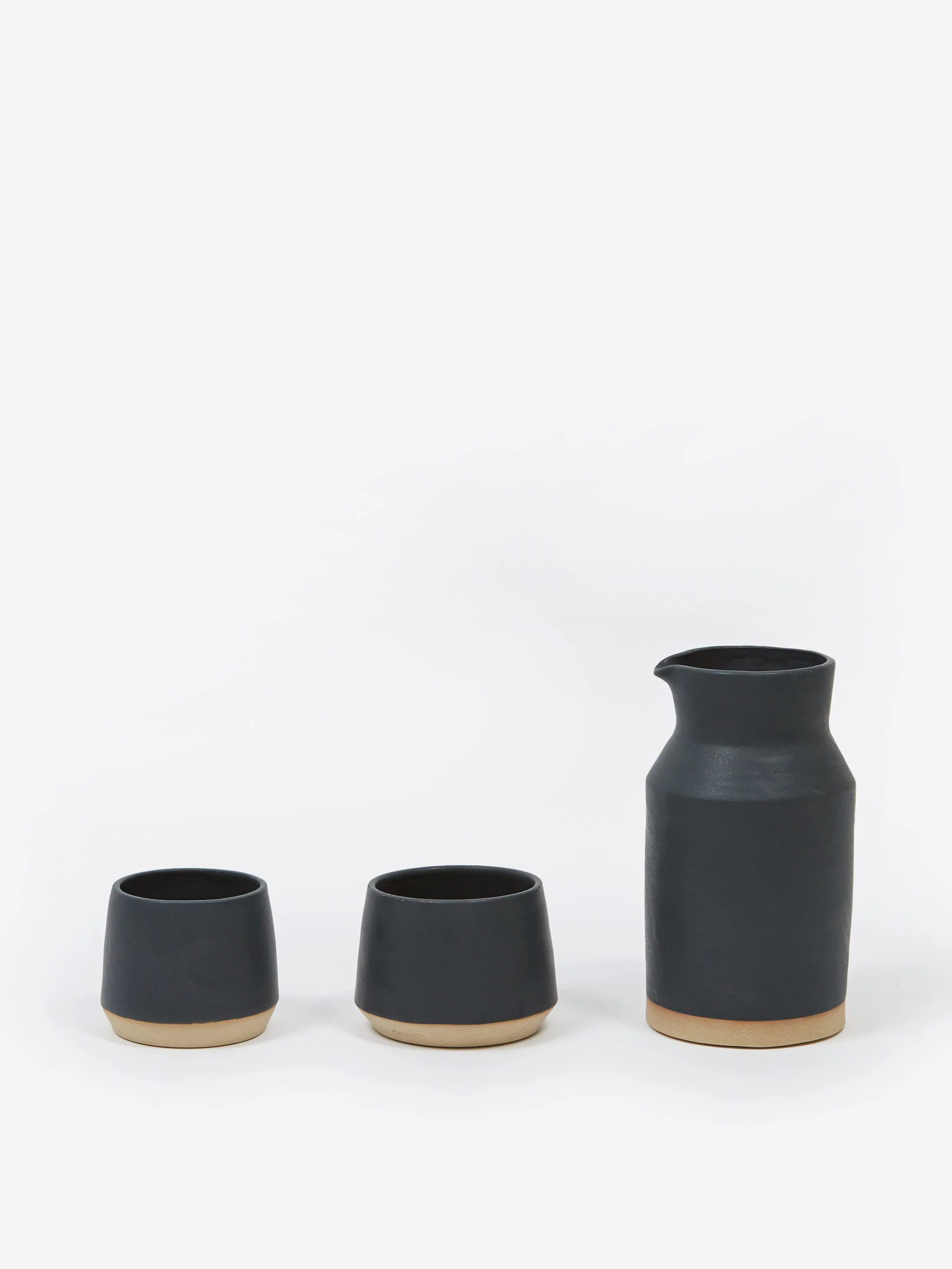 CARRICK Ceramics Carafe Set - Black