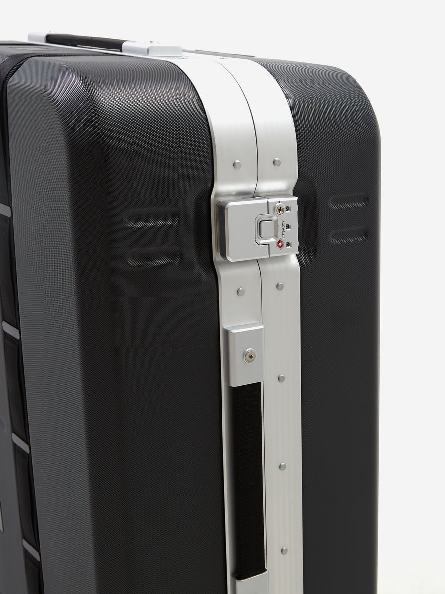 Db Ramverk Pro Check-in Luggage Medium - Black/Silver - Image 4