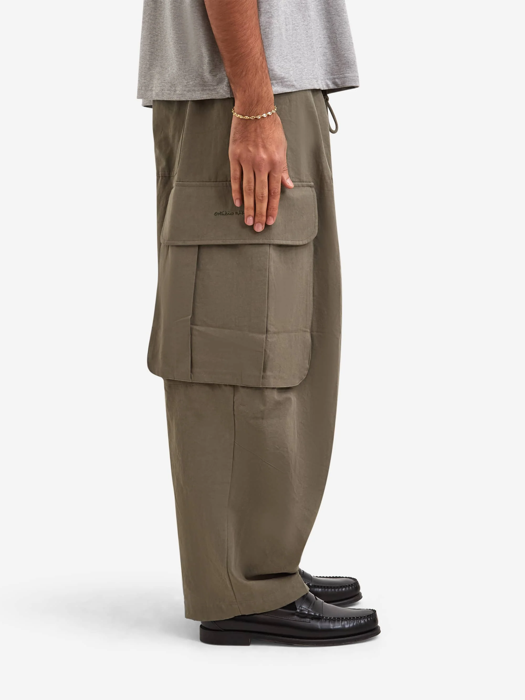 Estudio Niksen Big-pocket Cargo Pants - Khaki - Image 5