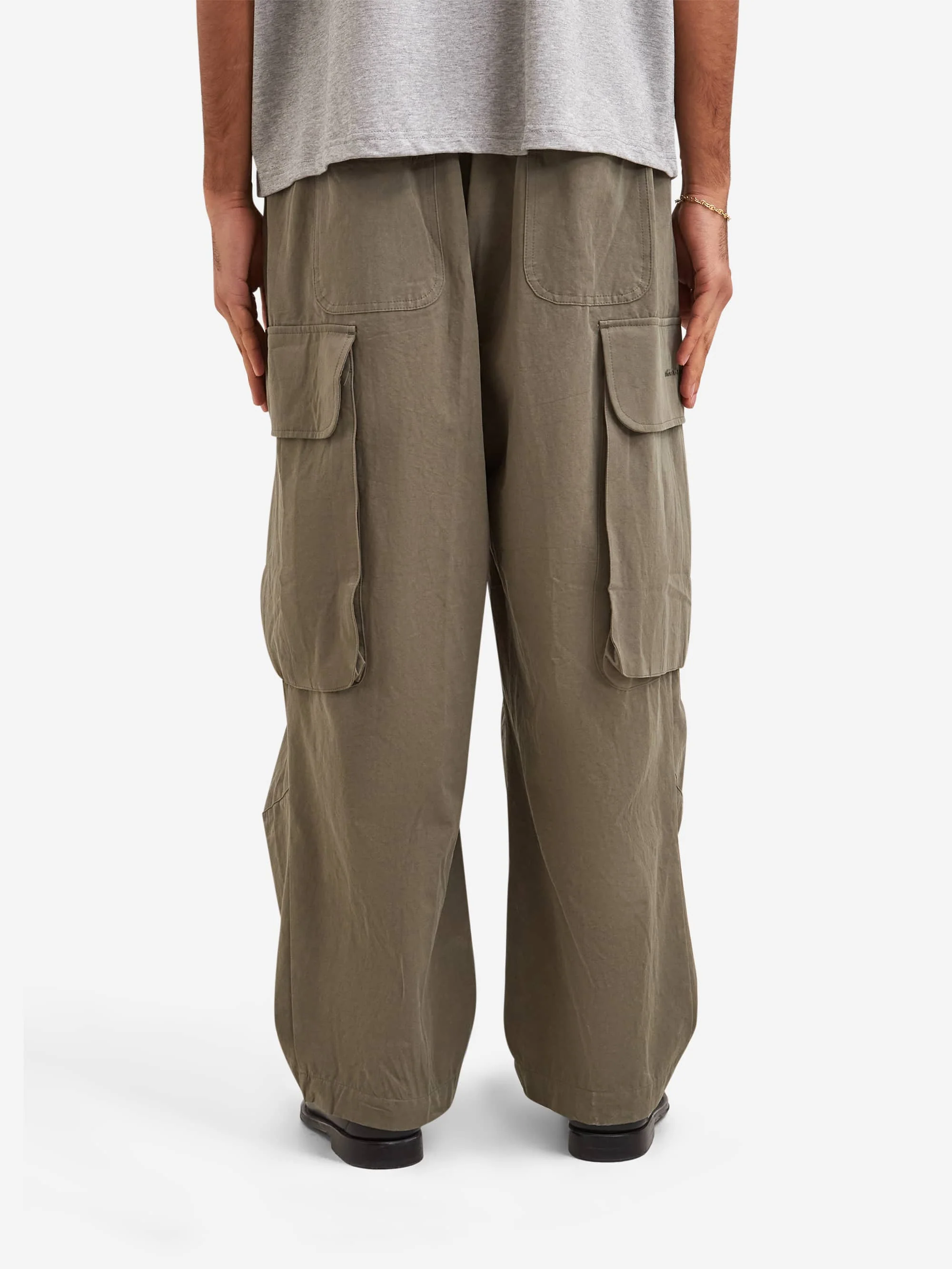 Estudio Niksen Big-pocket Cargo Pants - Khaki - Image 6