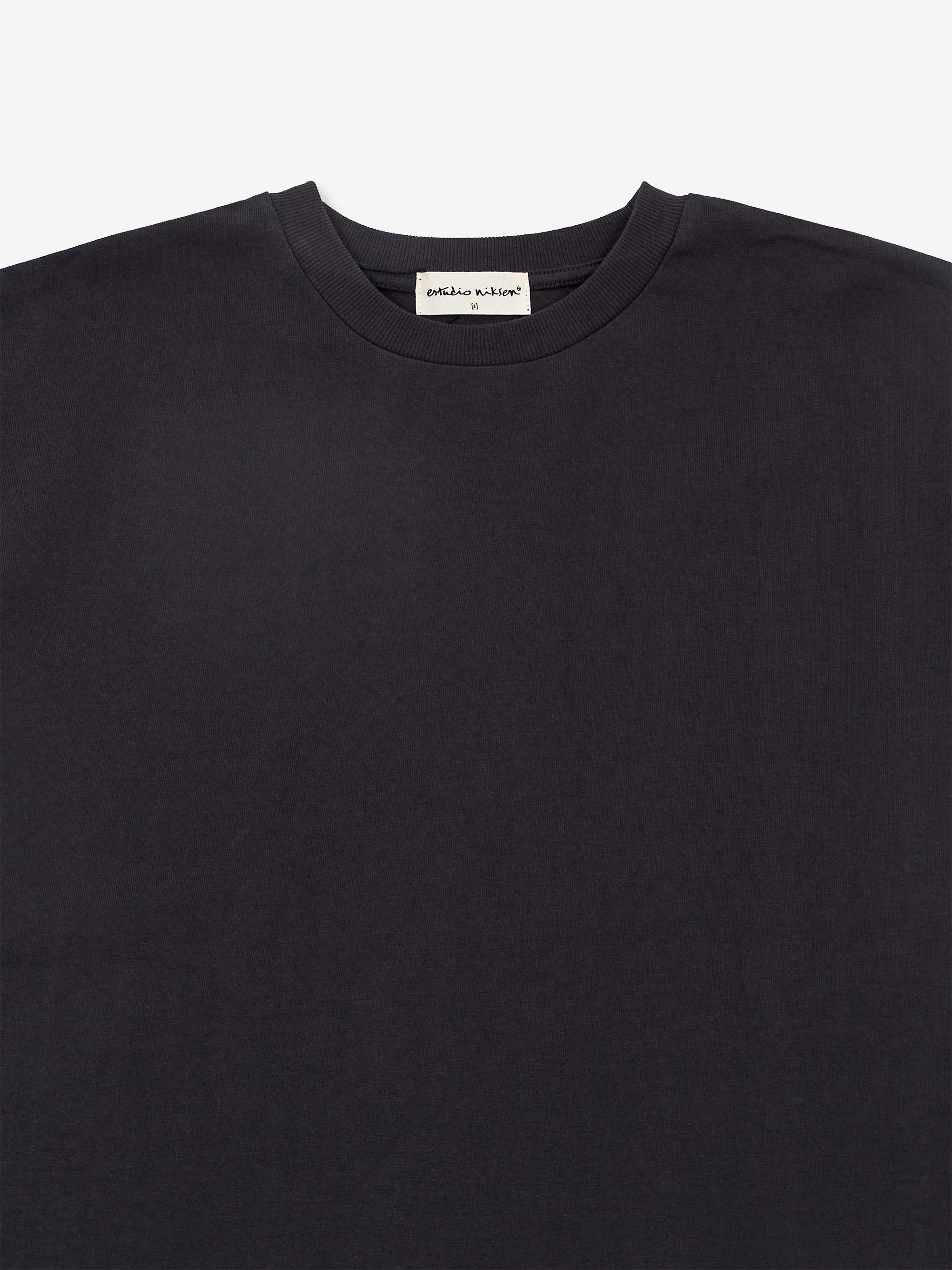 Estudio Niksen Signature Cropped Tee - Charcoal - Image 3