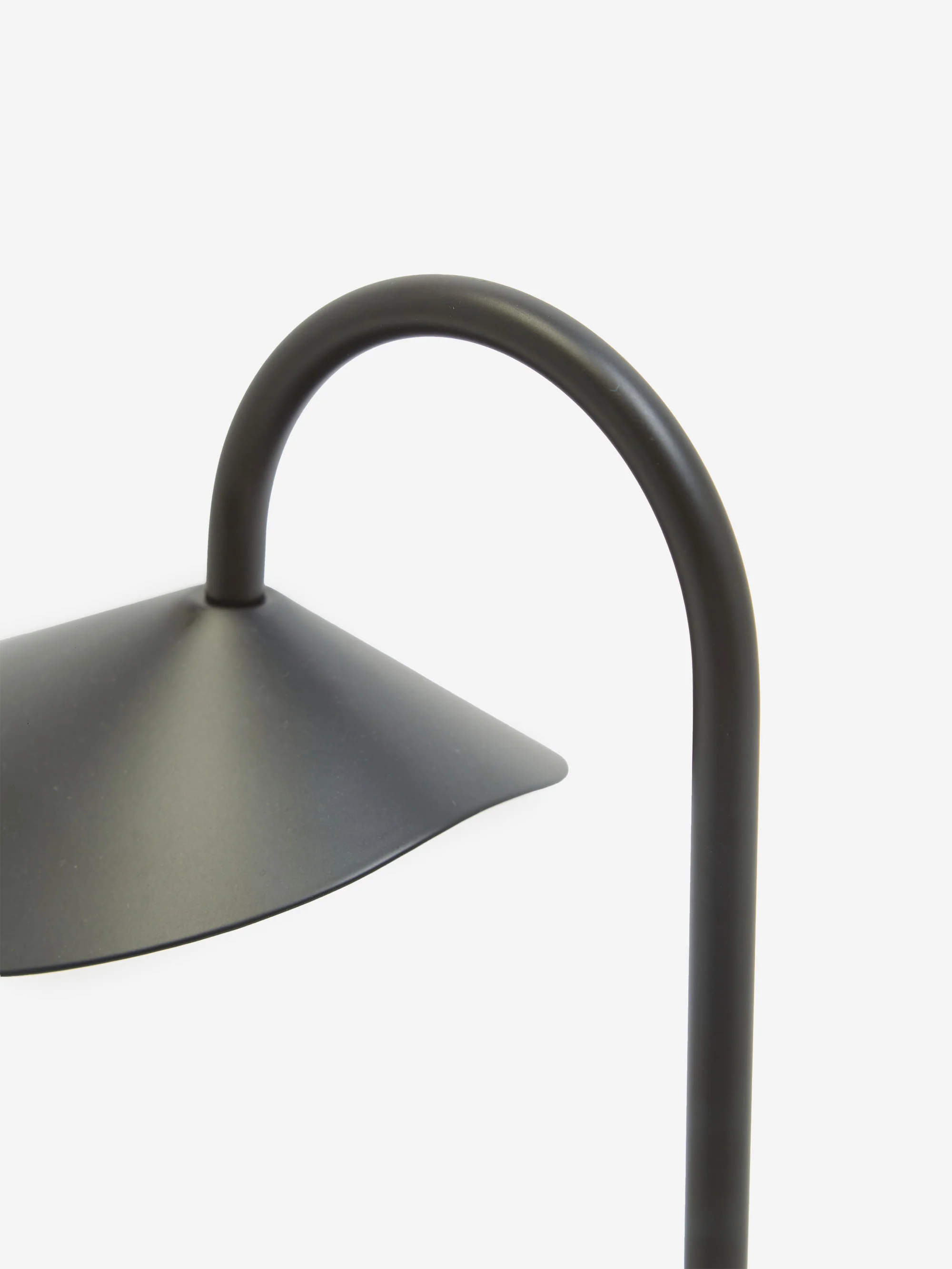 ferm LIVING Arum Portable Lamp - Black - Image 4