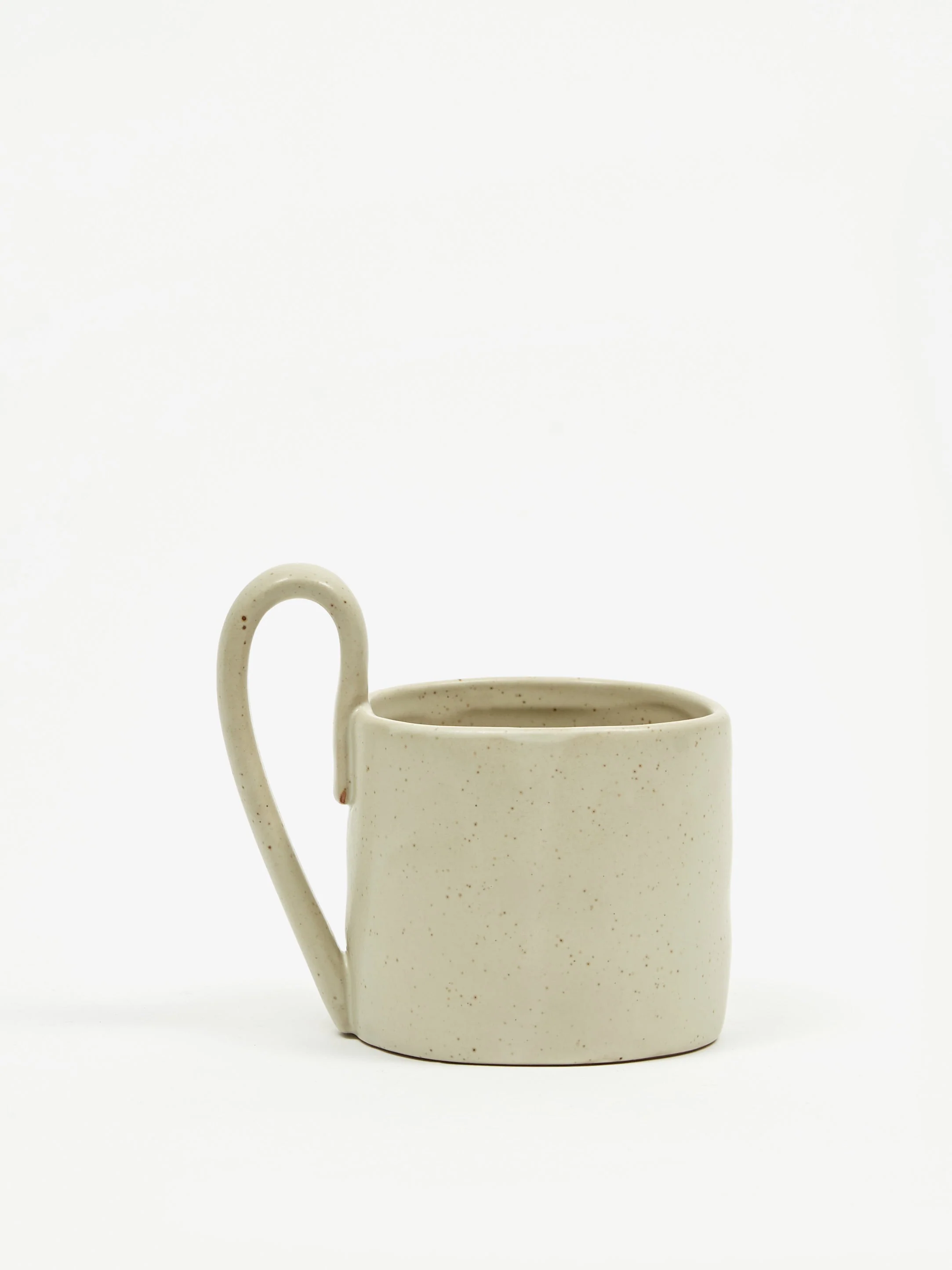 ferm LIVING Flow Mug - Off-white Speckle - Image 5