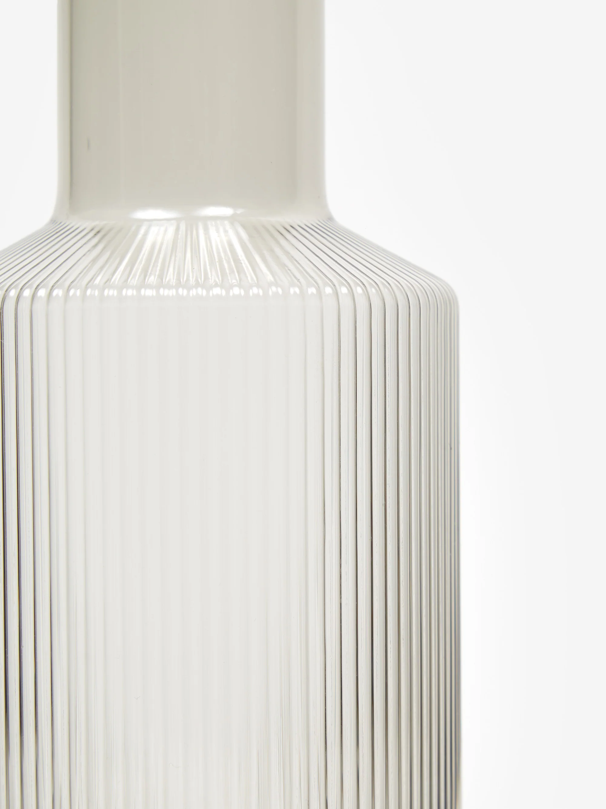 ferm LIVING Ripple Carafe - Smoke - Image 3