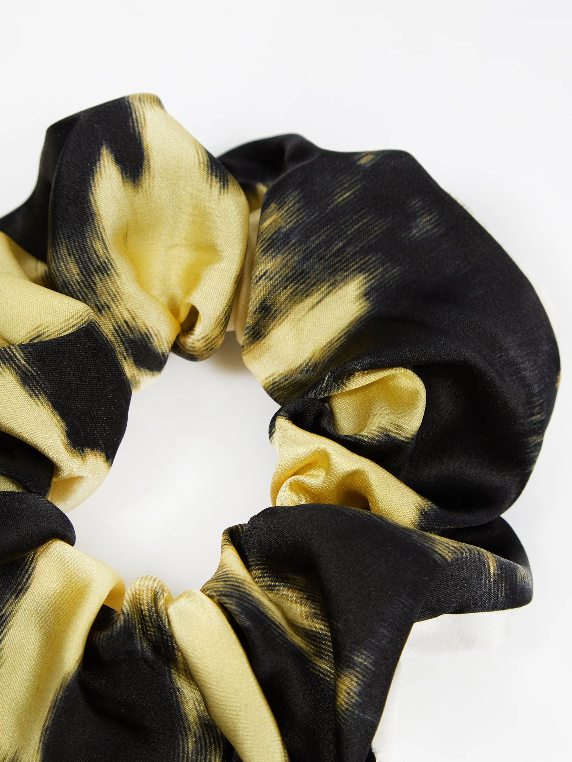 Ganni Silk Stretch Satin Scrunchie - Phantom - Image 4