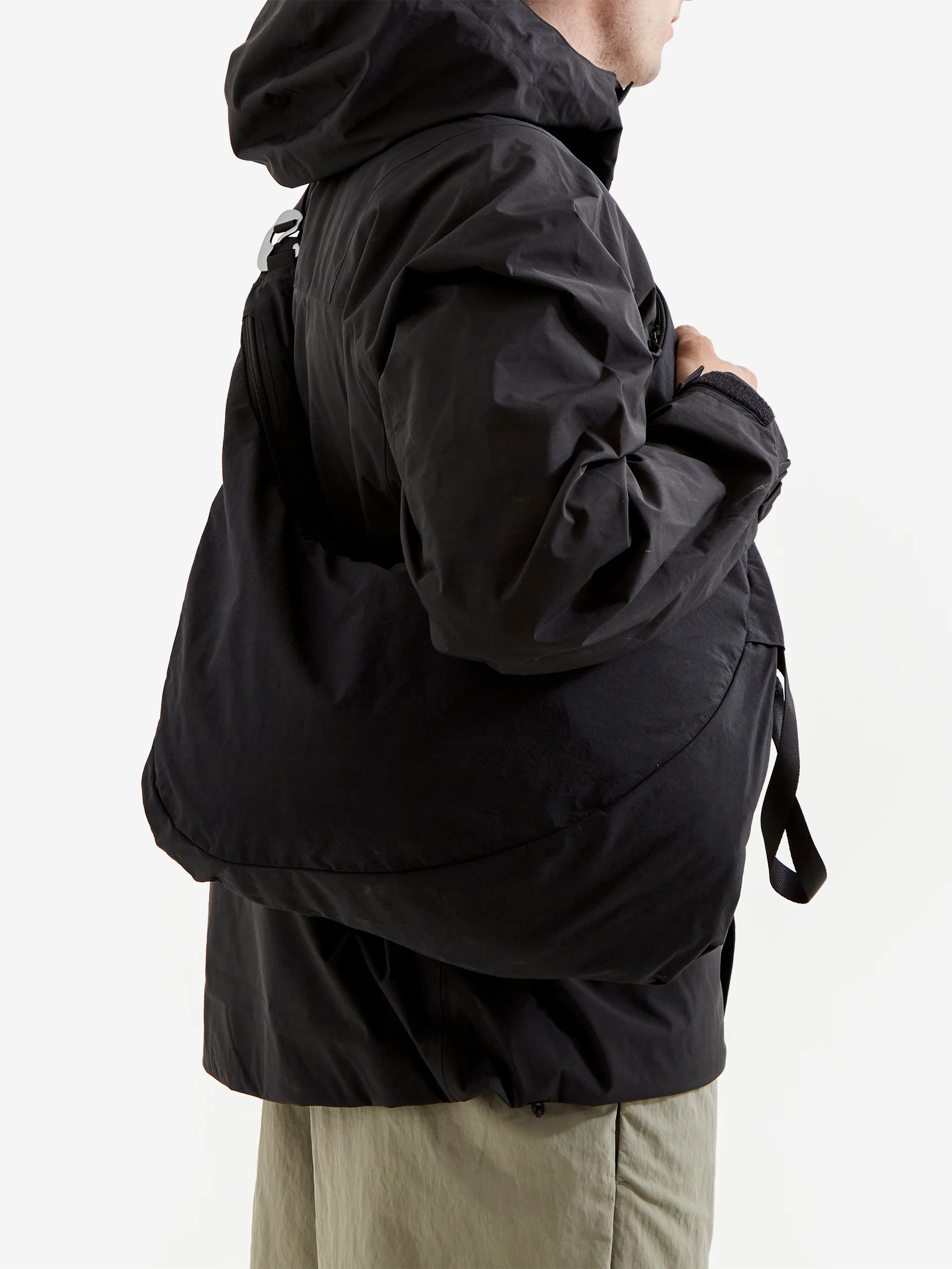 Goldwin 0 Helicoid Sling Bag - Black - Image 2