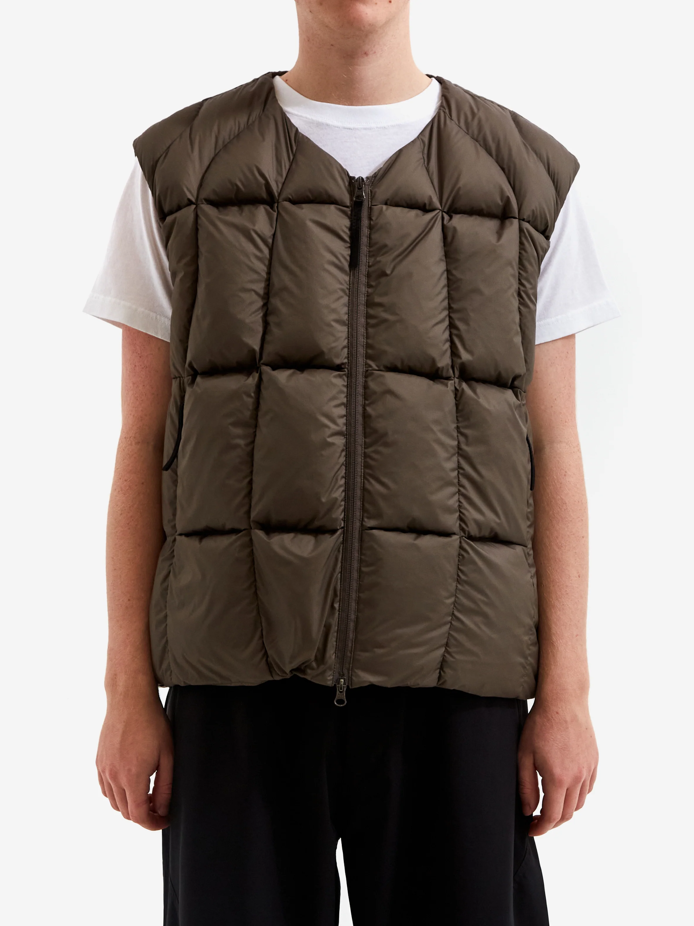 Goldwin 0 Three Dimensional Down Light Vest - Morel - Image 2