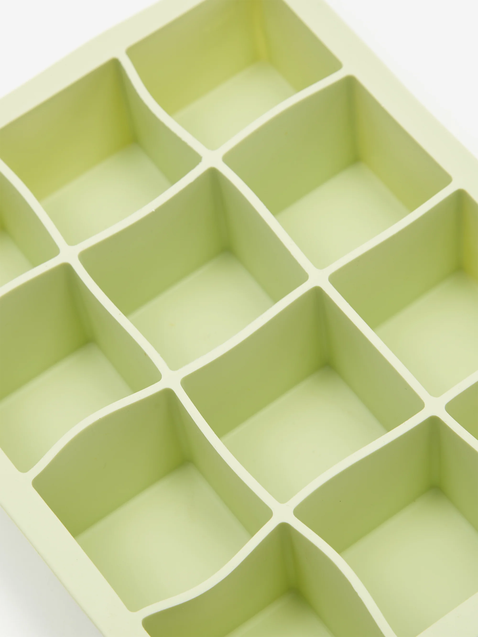 HAY Ice Cube Tray X-Large - Mint Green - Image 3