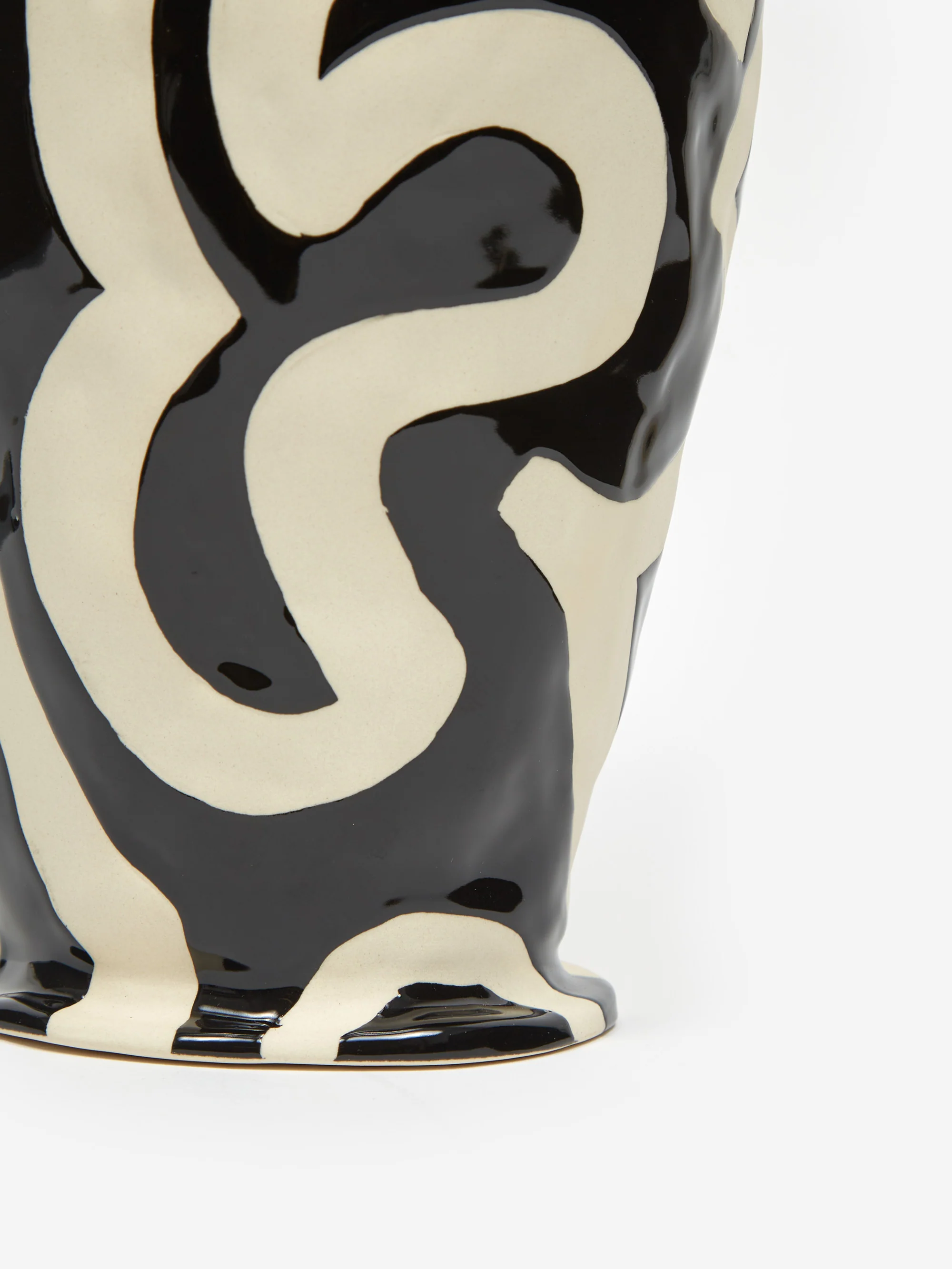 HAY Jessica Hans Shadow Vase - Black & White - Image 3