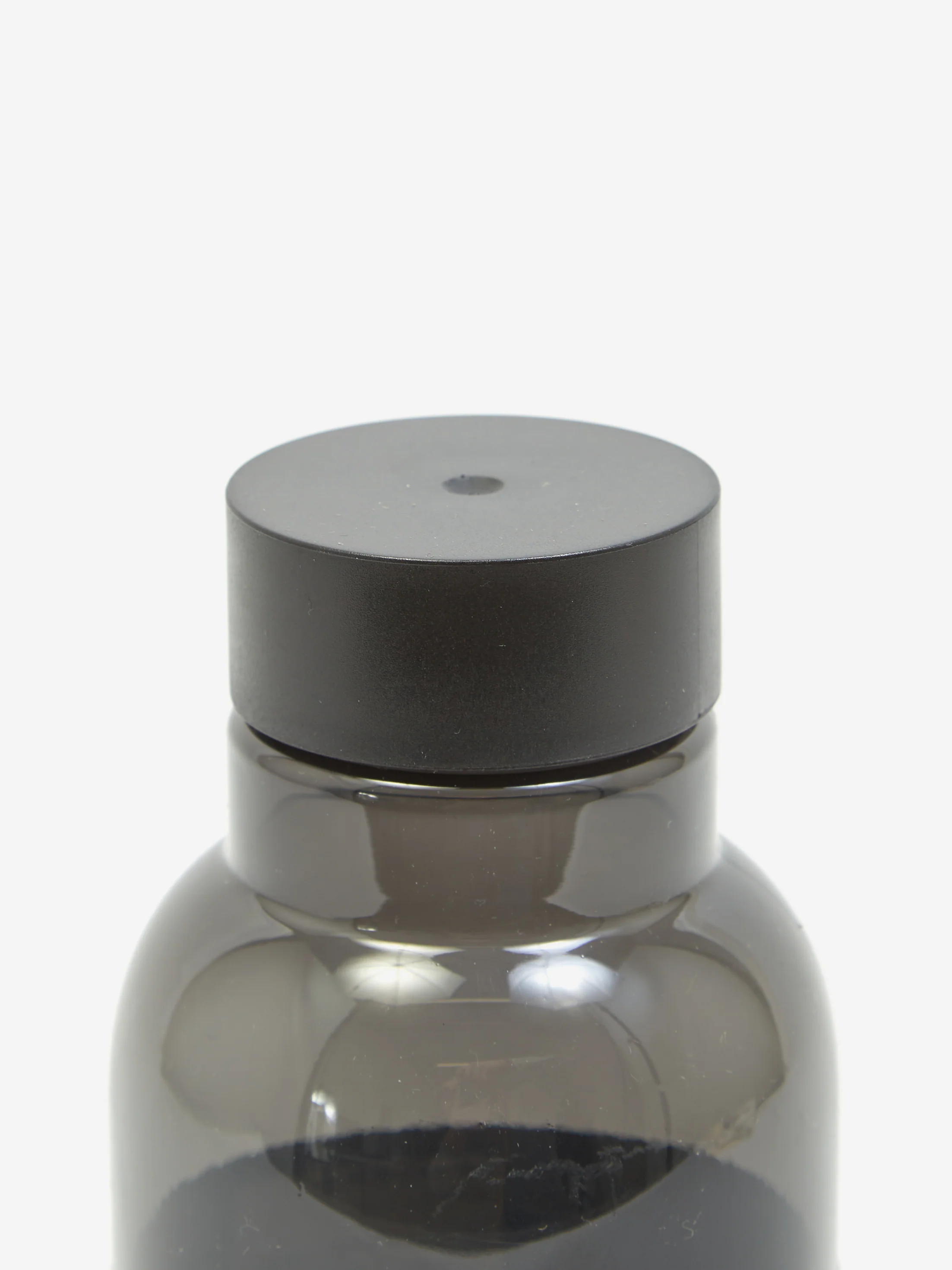 HAY Miz Water Bottle 540ml - Charcoal - Image 2