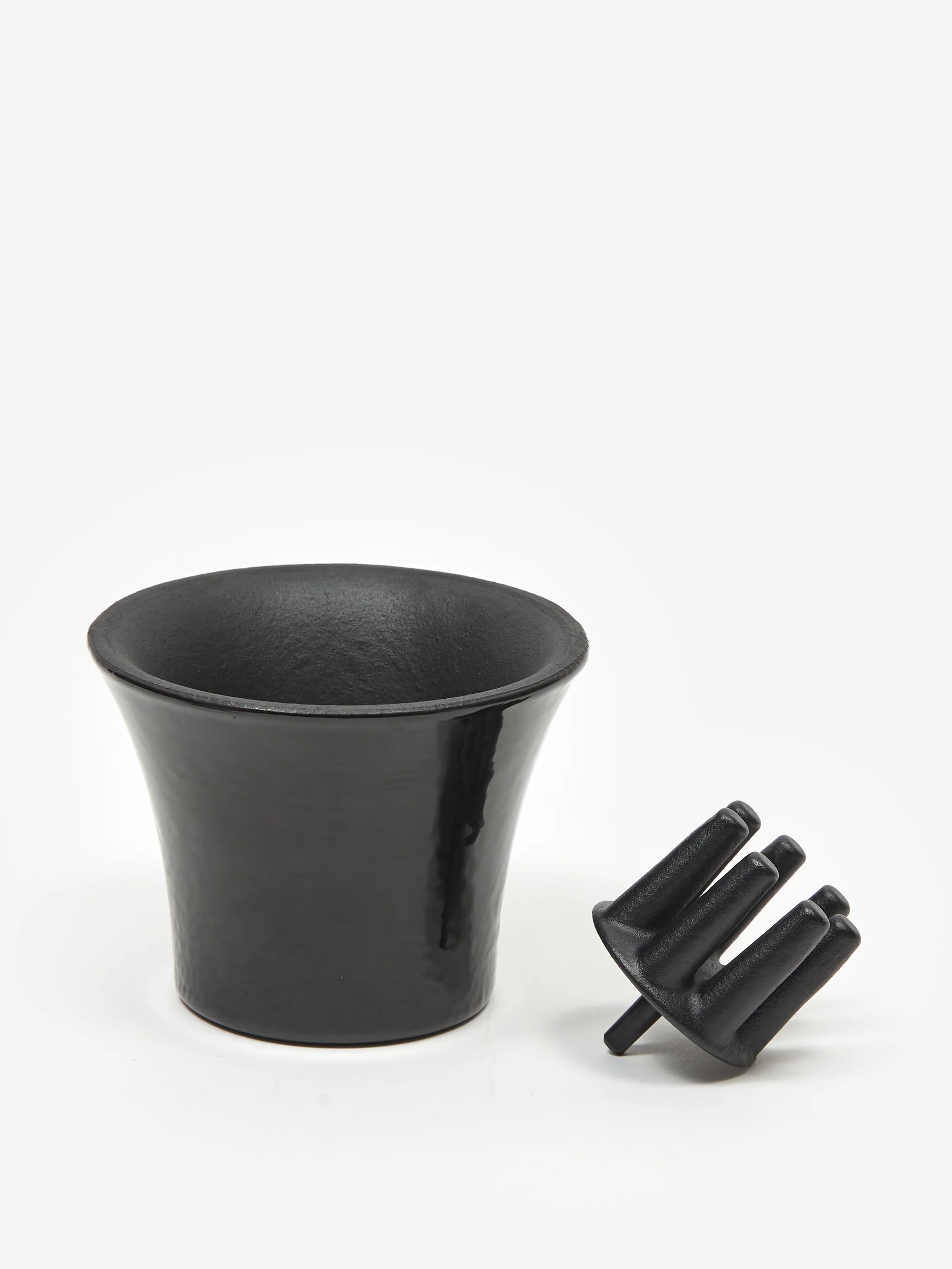 Houseplant by Seth Rogen - Spike Ashtray - Black - Image 2