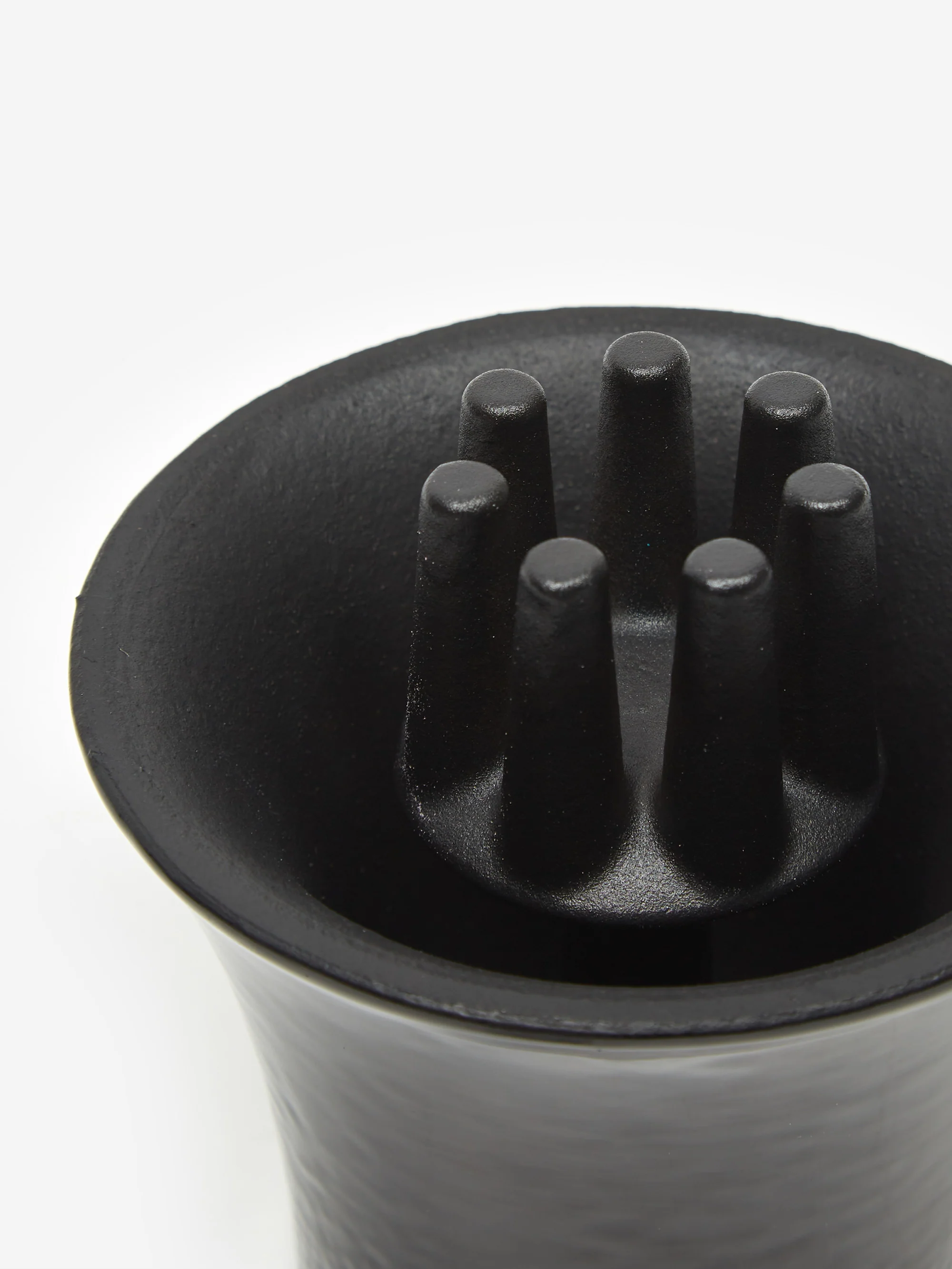 Houseplant by Seth Rogen - Spike Ashtray - Black - Image 3