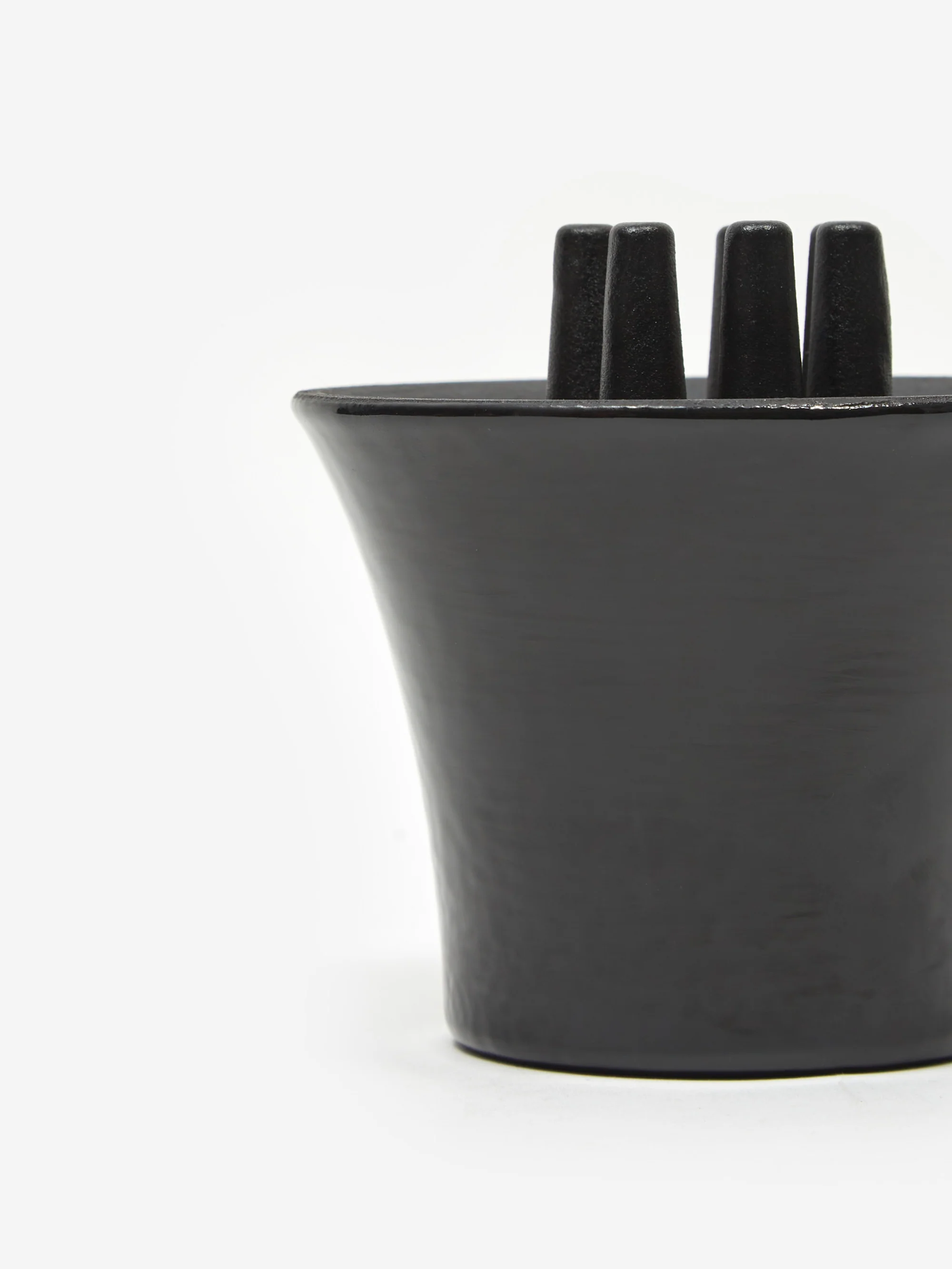 Houseplant by Seth Rogen - Spike Ashtray - Black - Image 4