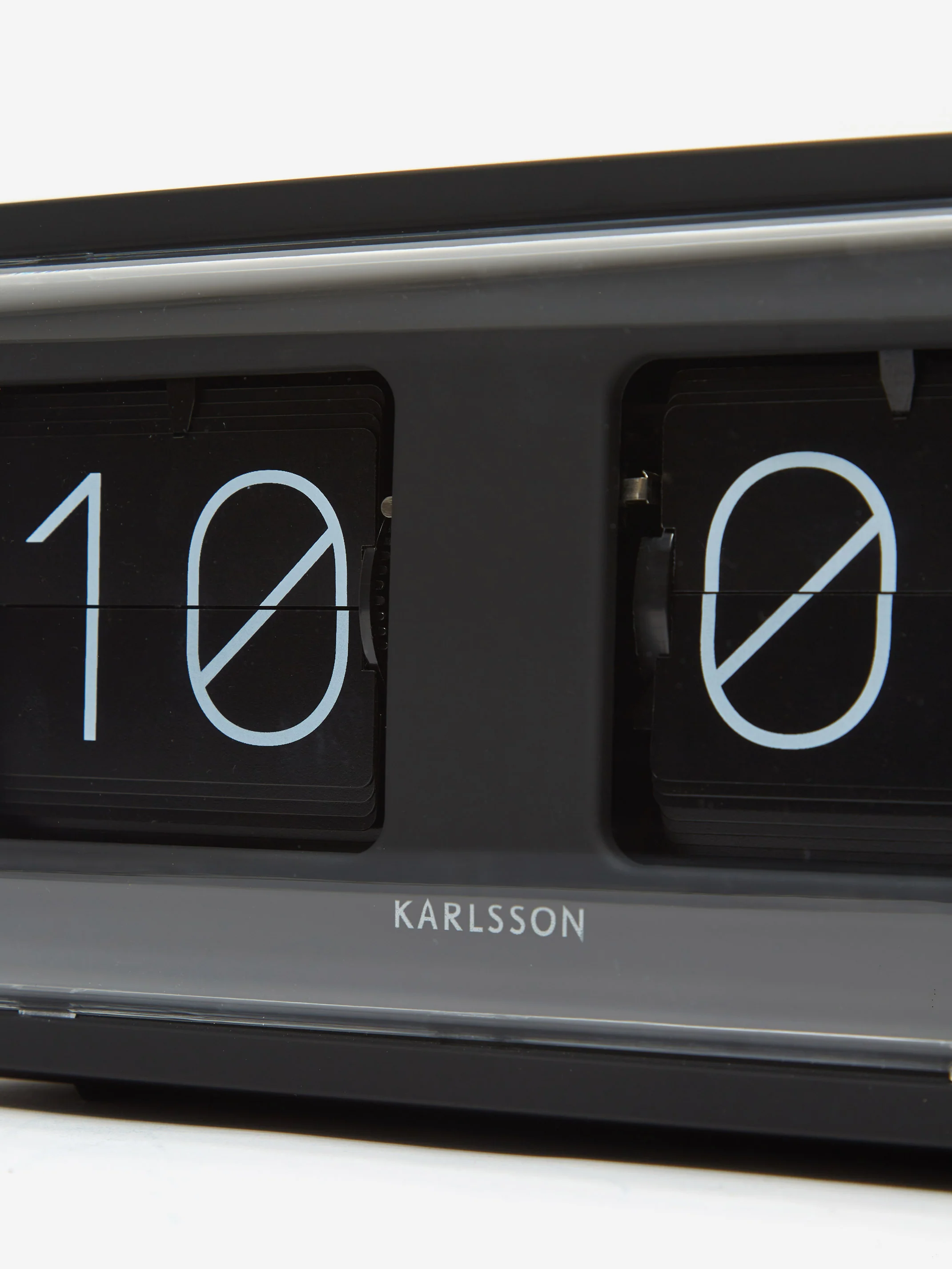 Karlsson Table Bold Flip Clock - Image 3
