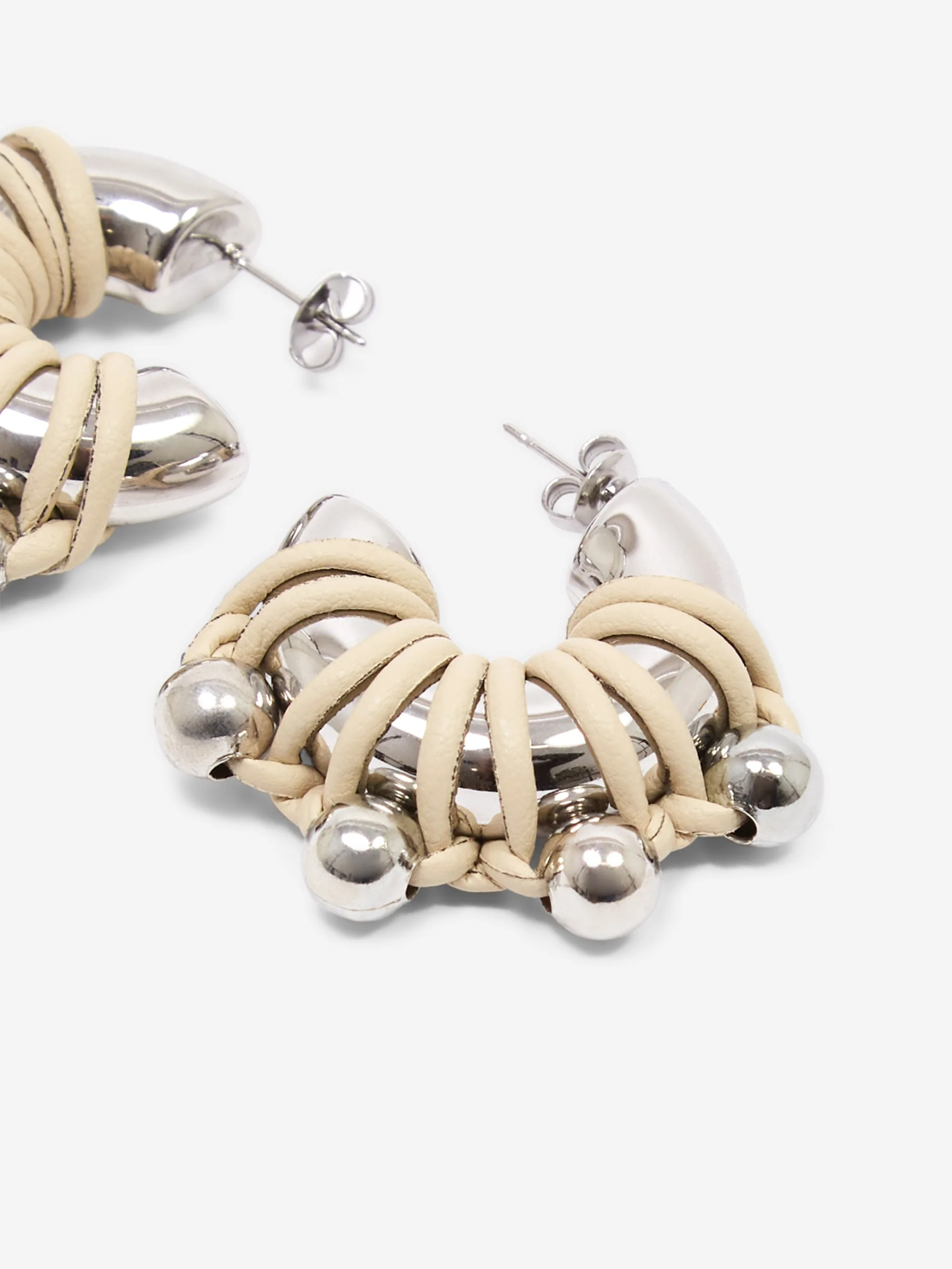 Kitesy Martin La Chunky Earring - Silvered/Cream - Image 3
