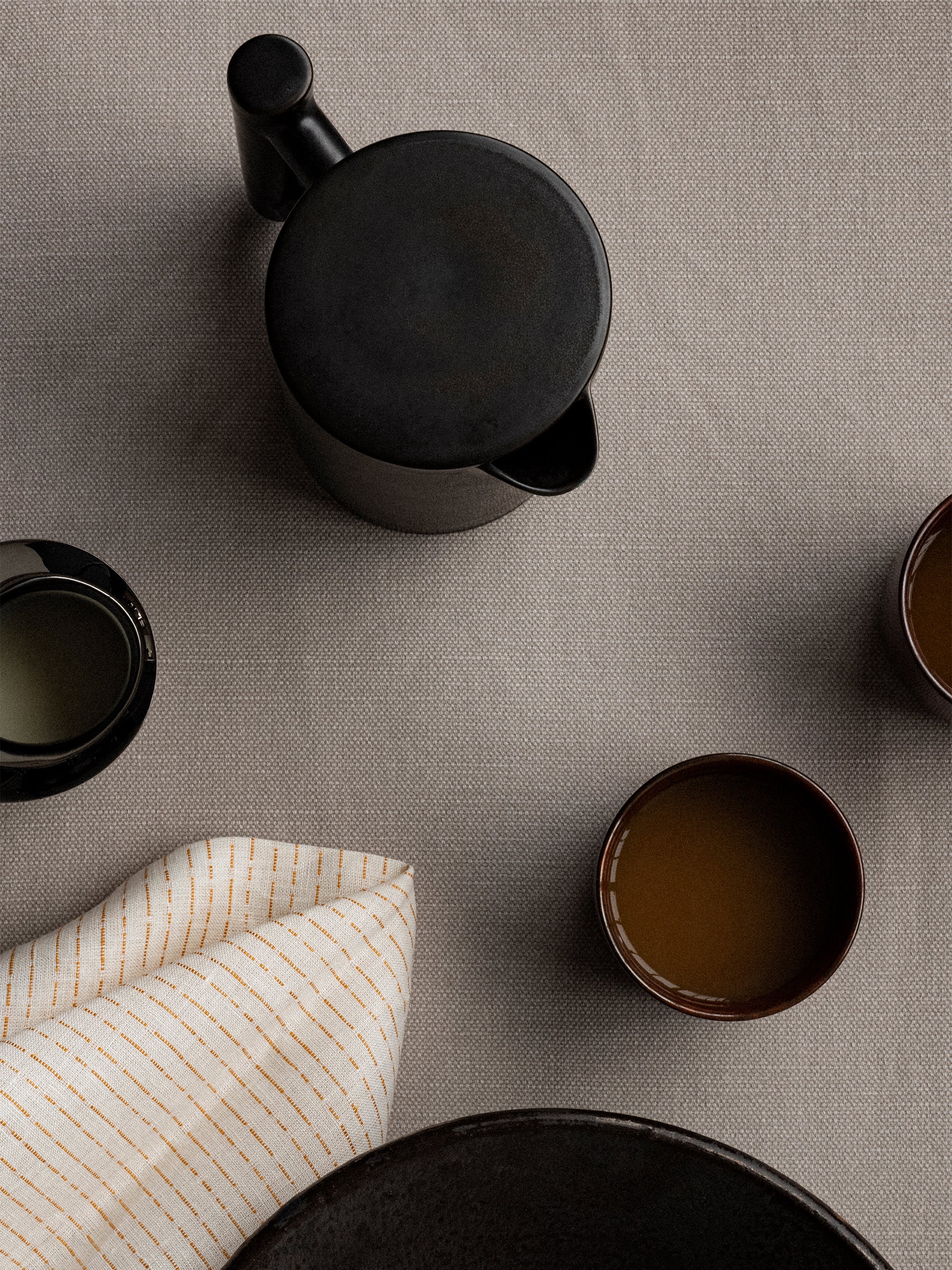 Menu Yana Brewing Pot by Norm Architects - Dark Glazed - Image 3