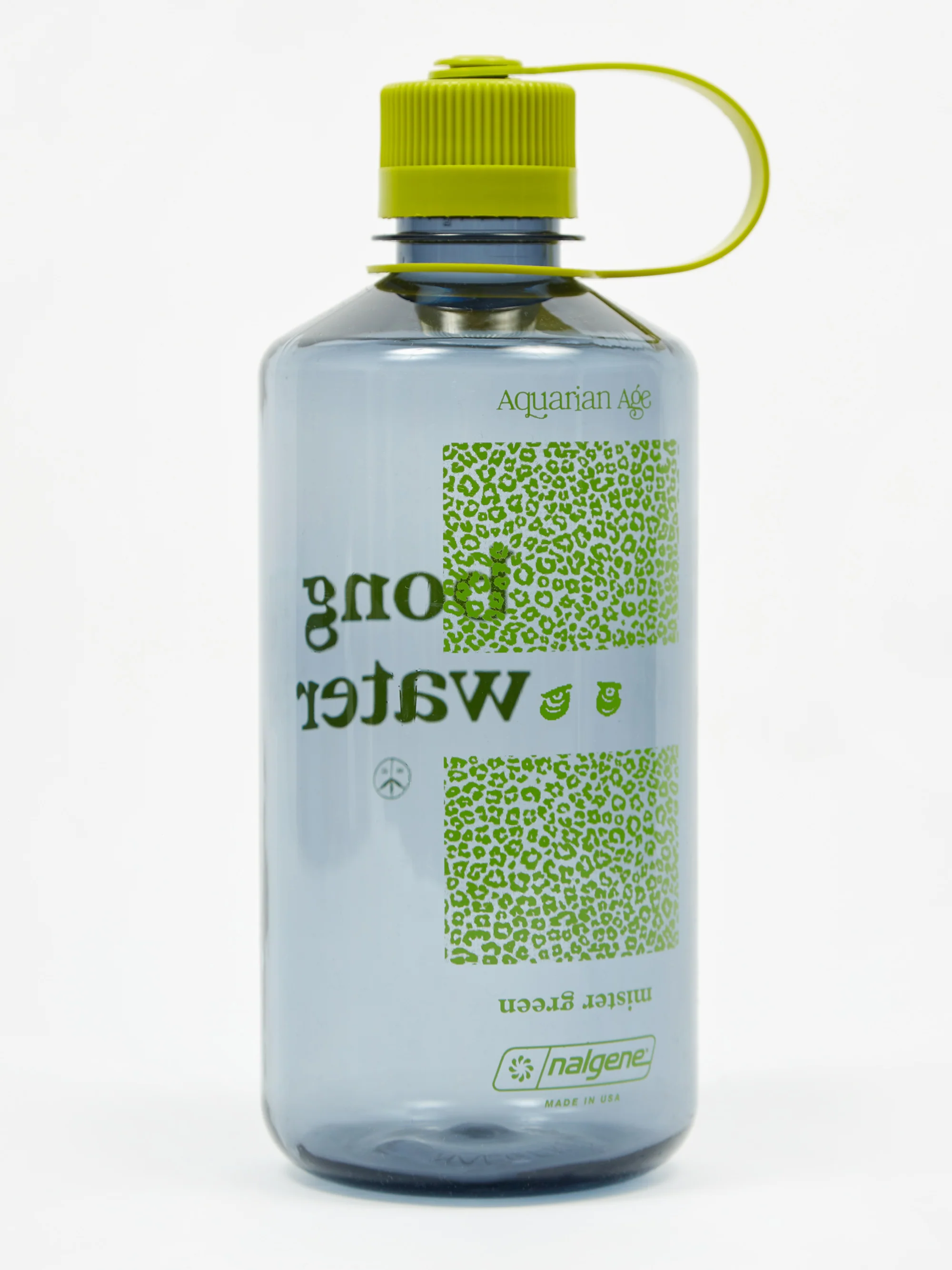 Mister Green Bong Water Bottle Hard Shell - Grey/Green - Image 4