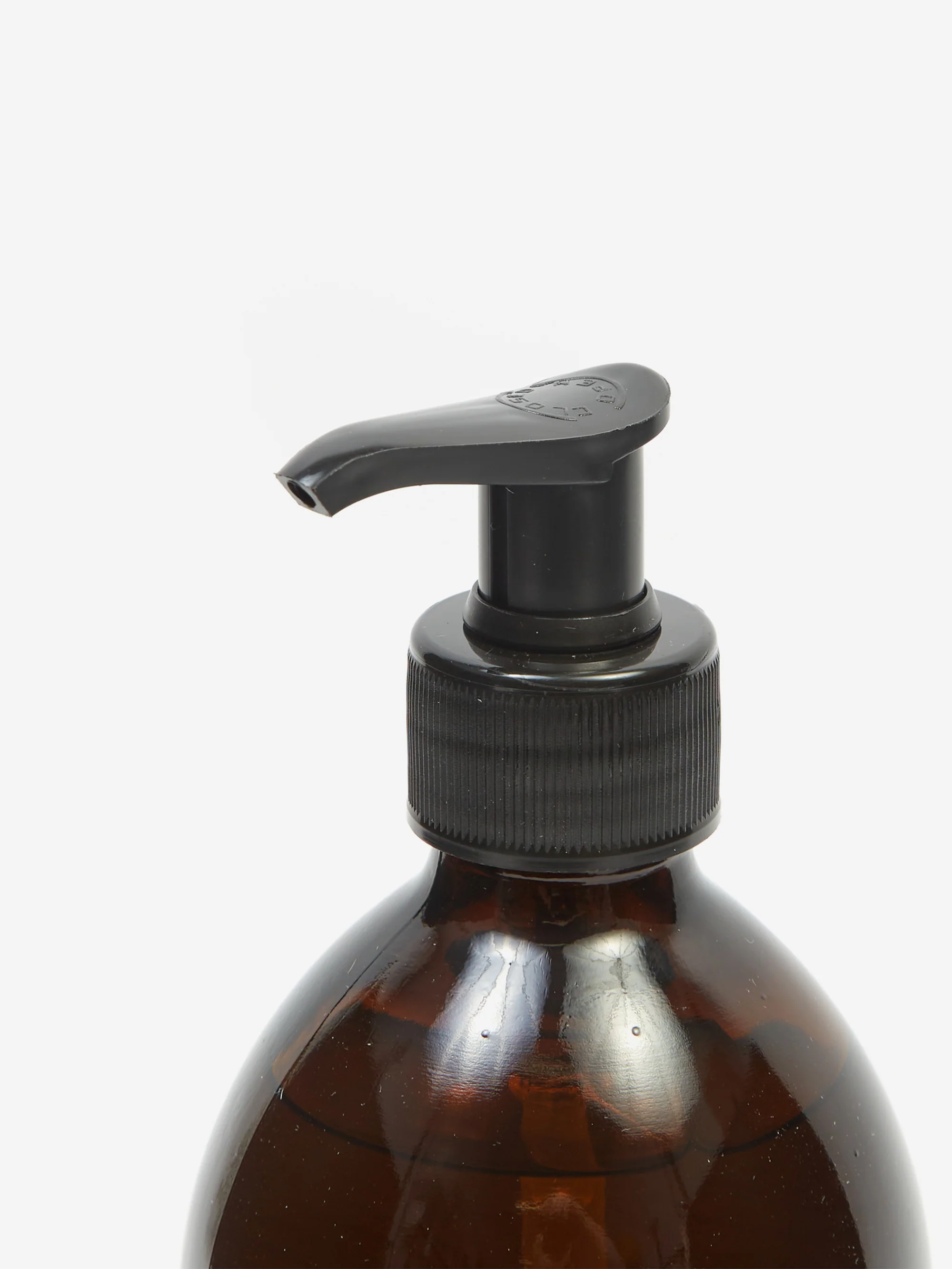 MONTAMONTA Verbena Geranium Cedar Hand + Body Wash 500ml - Image 2