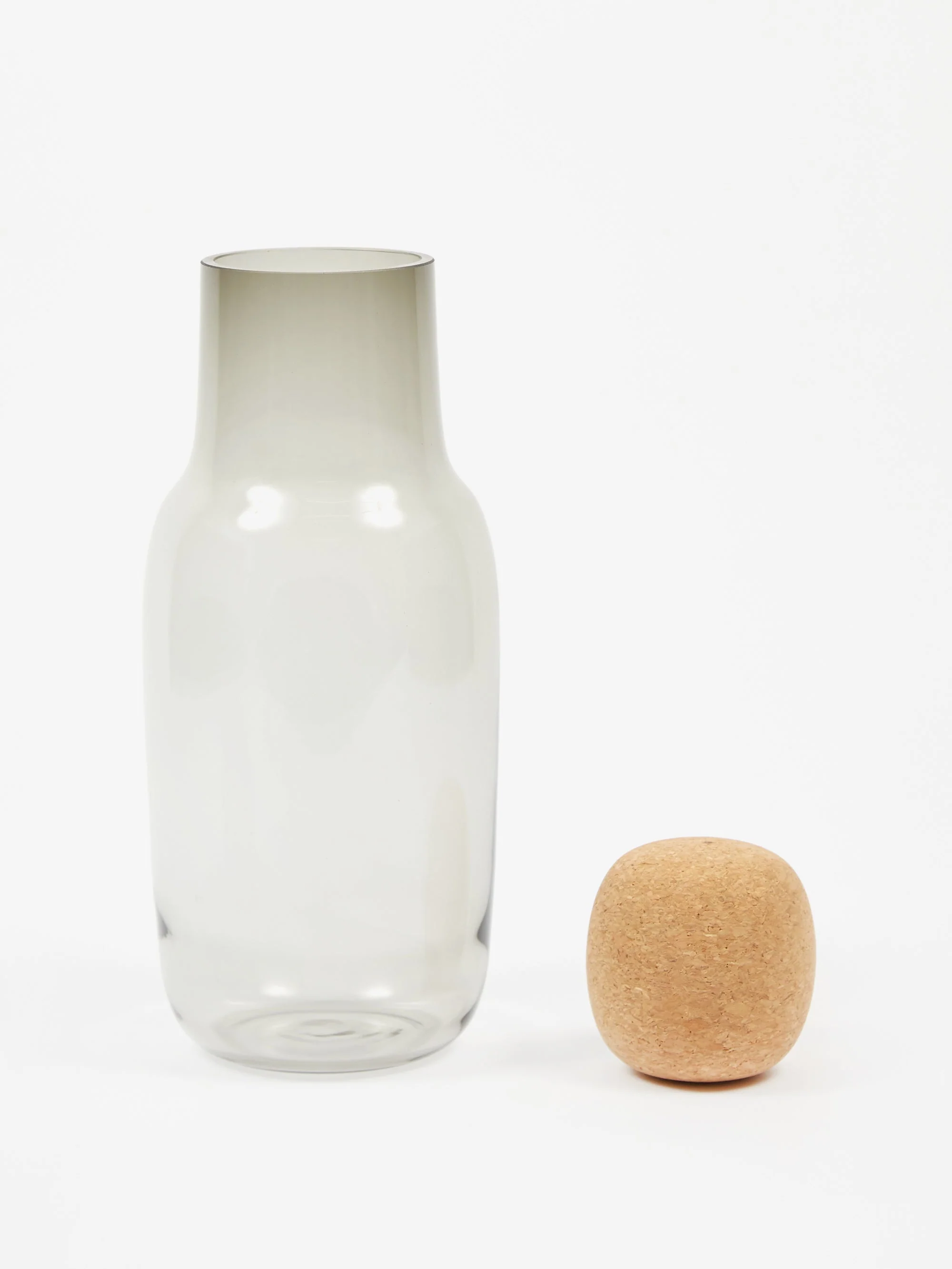 Muuto Corky Carafe - Grey - Image 2