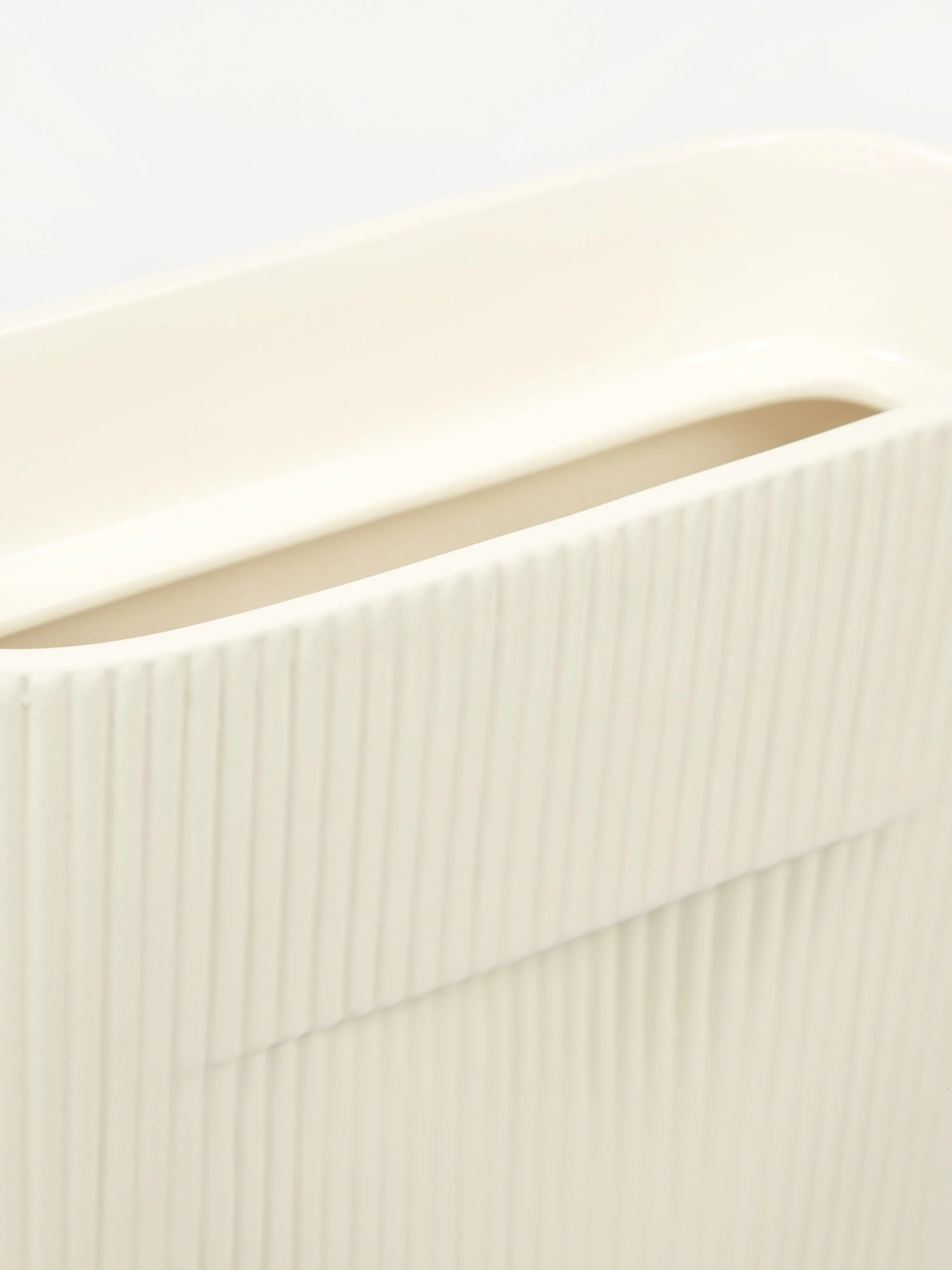 Muuto Ridge Large Vase - White - Image 3