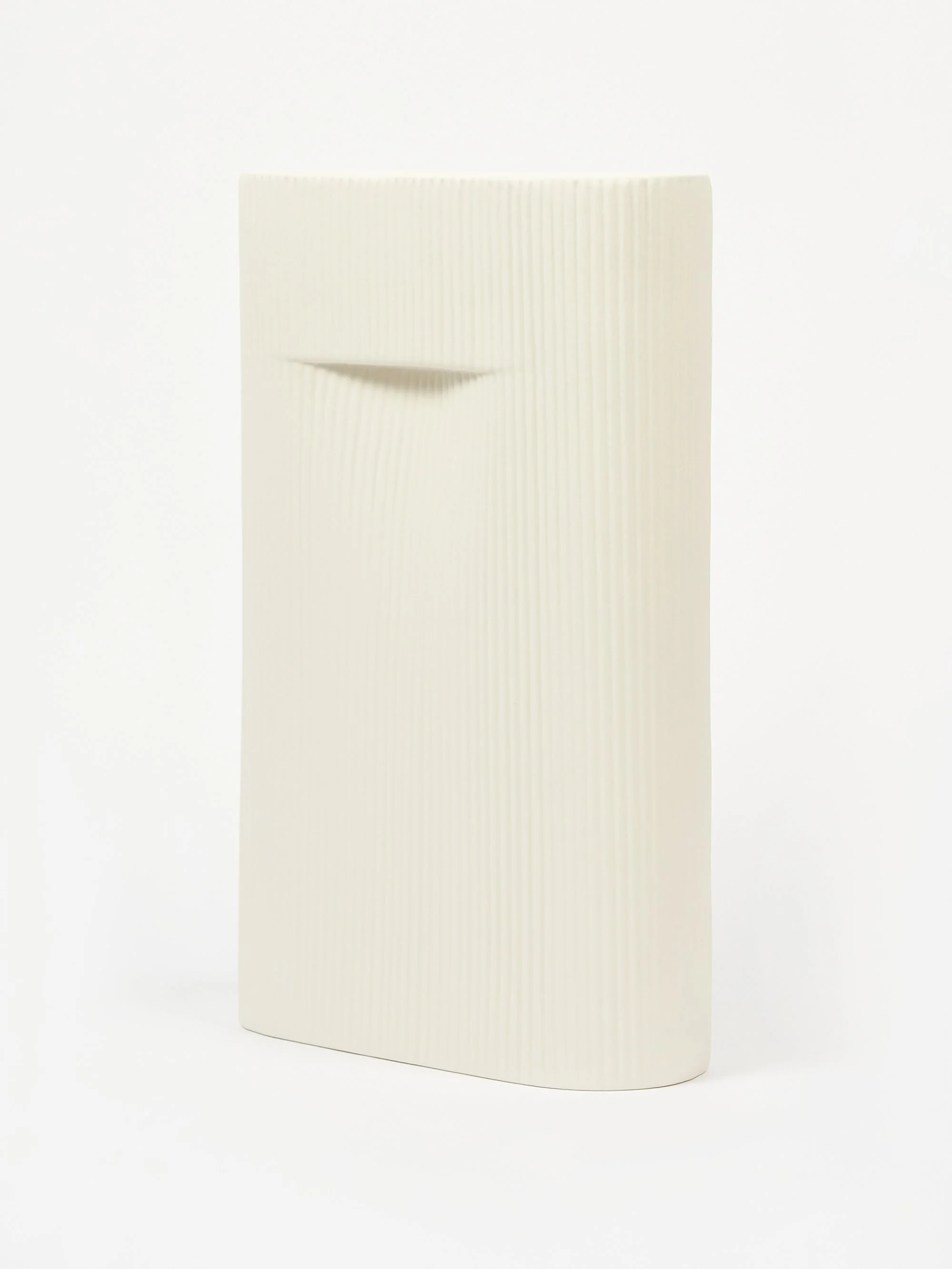 Muuto Ridge Large Vase - White - Image 4