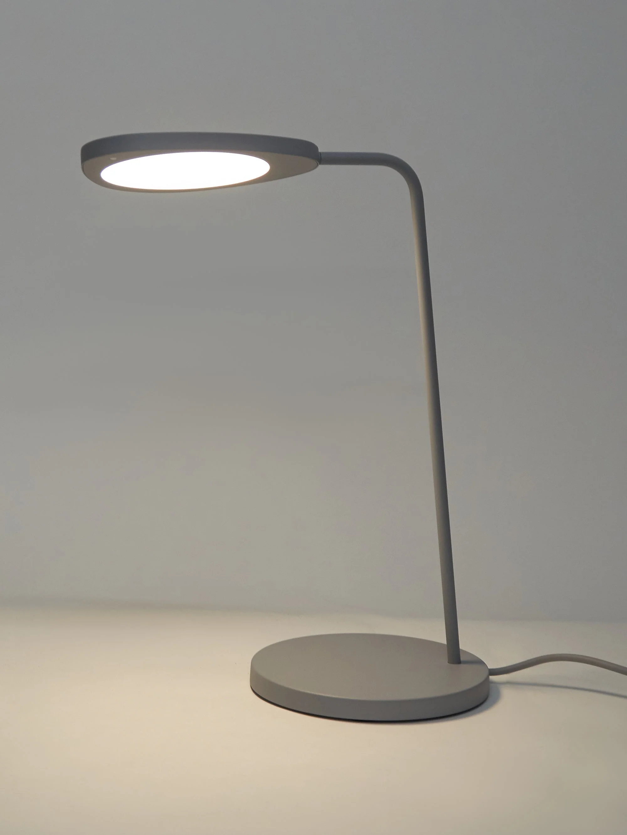 Muuto Small Leaf Table Lamp - Grey - Image 5