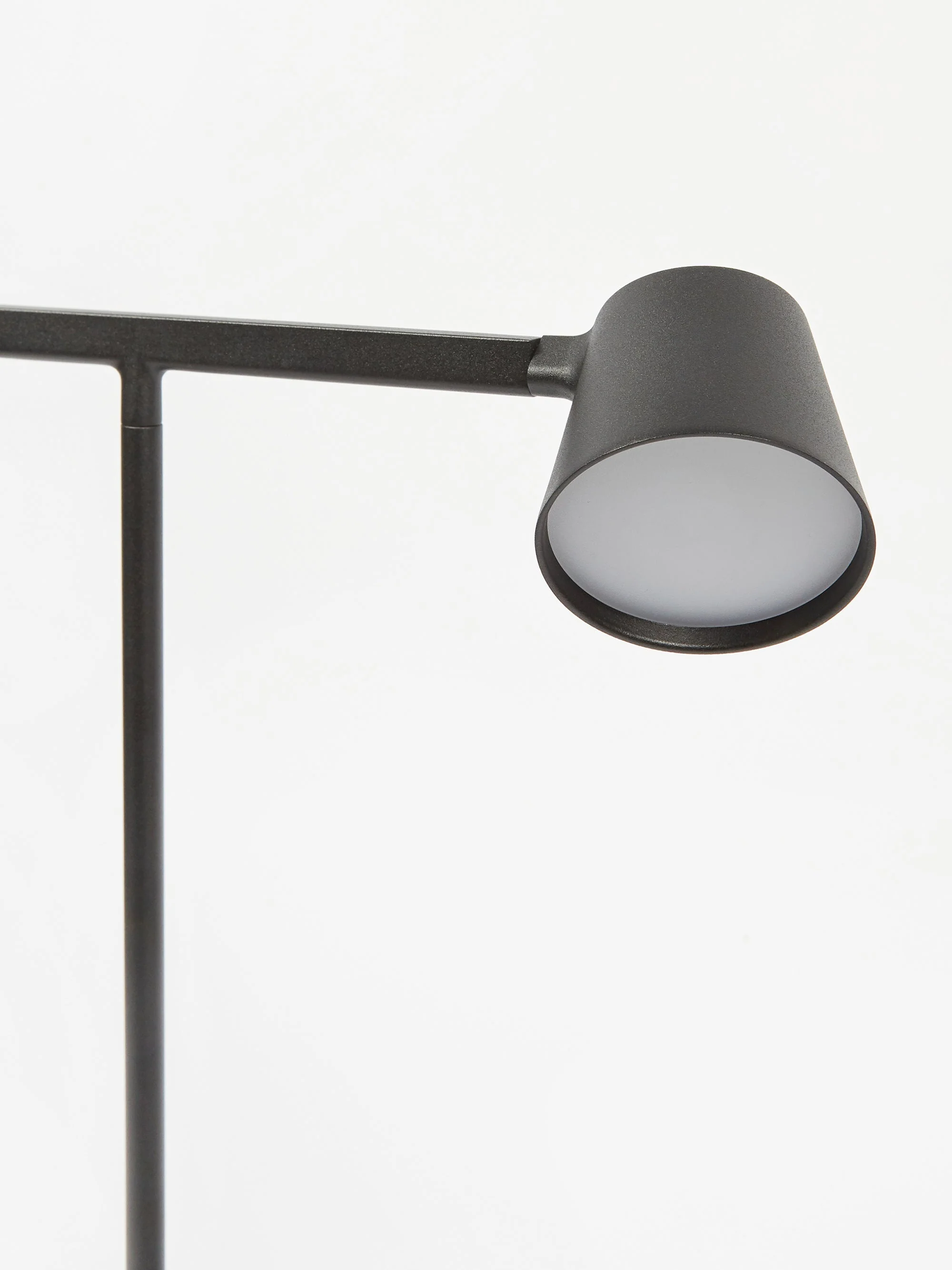 Muuto Tip Table Lamp - Black - Image 2