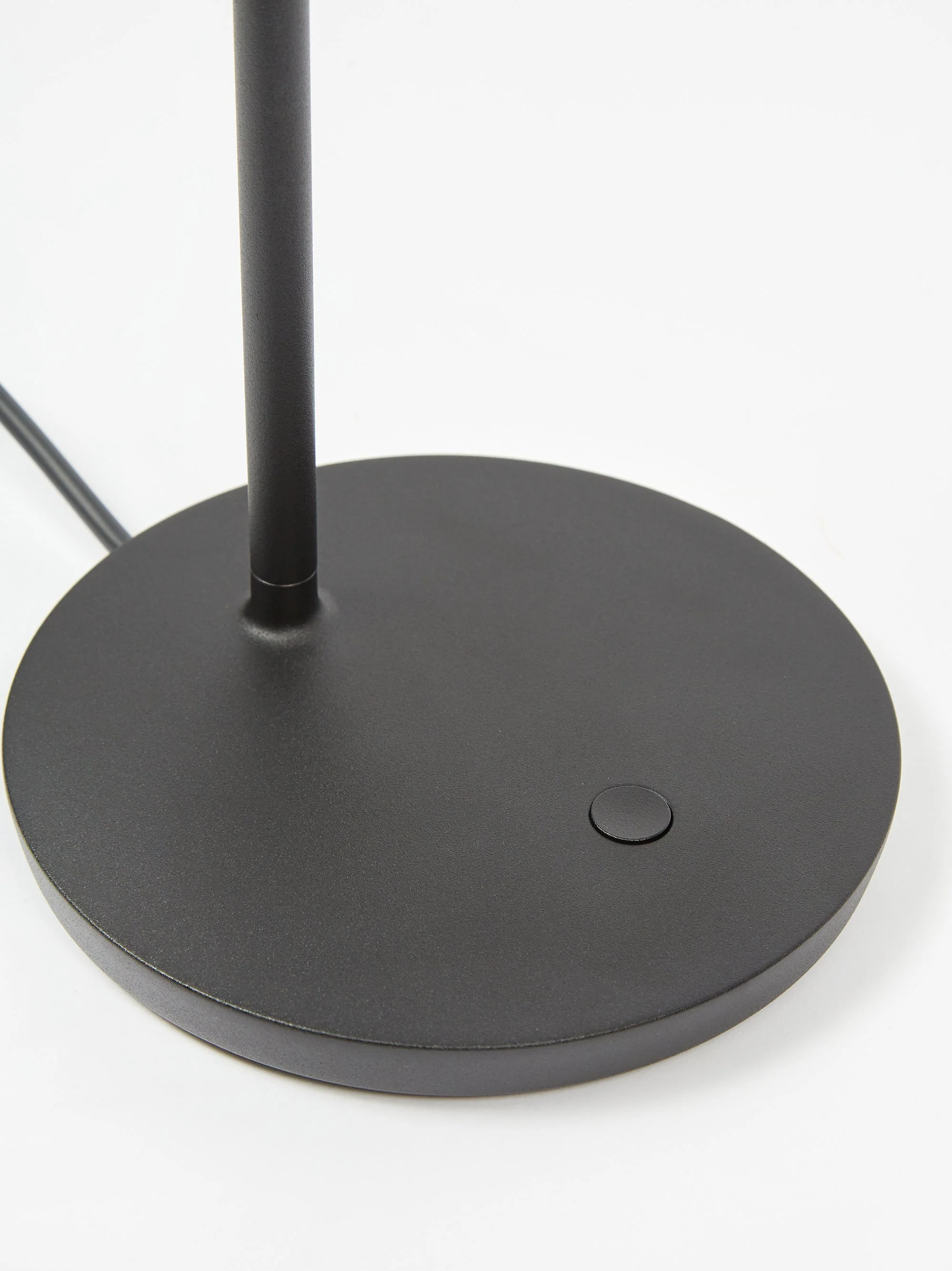 Muuto Tip Table Lamp - Black - Image 3