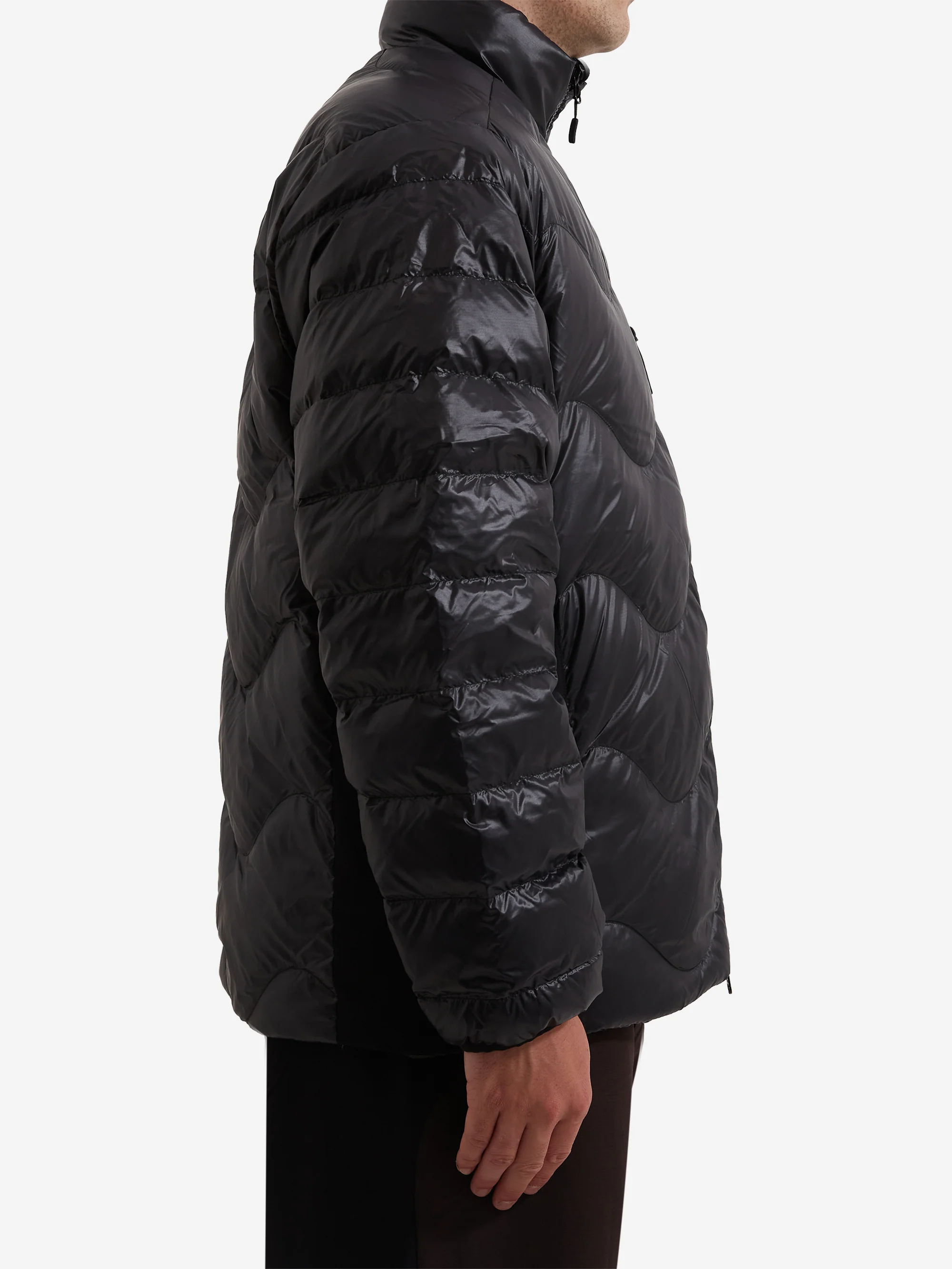 Purple Mountain Observatory Waves Light Puffer - Black - Image 5