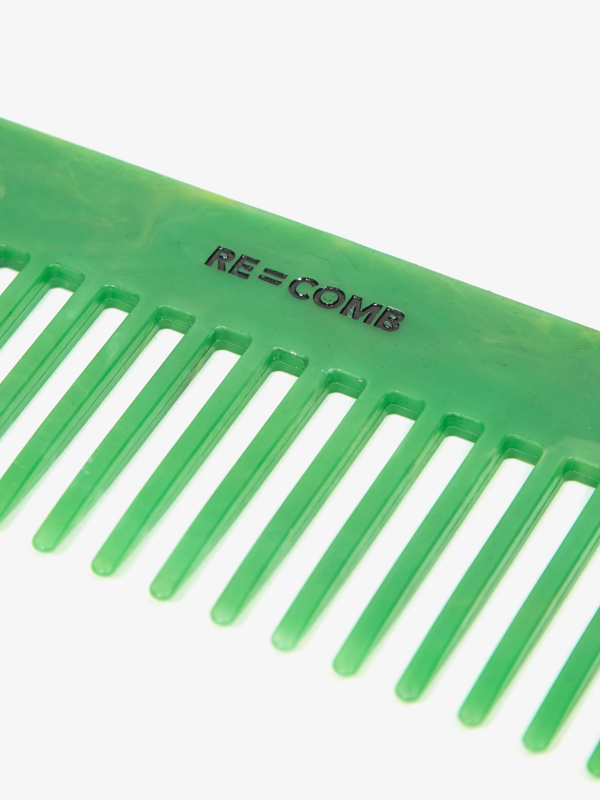 RE=COMB Recycled Plastic Hair Comb - Green - Image 2