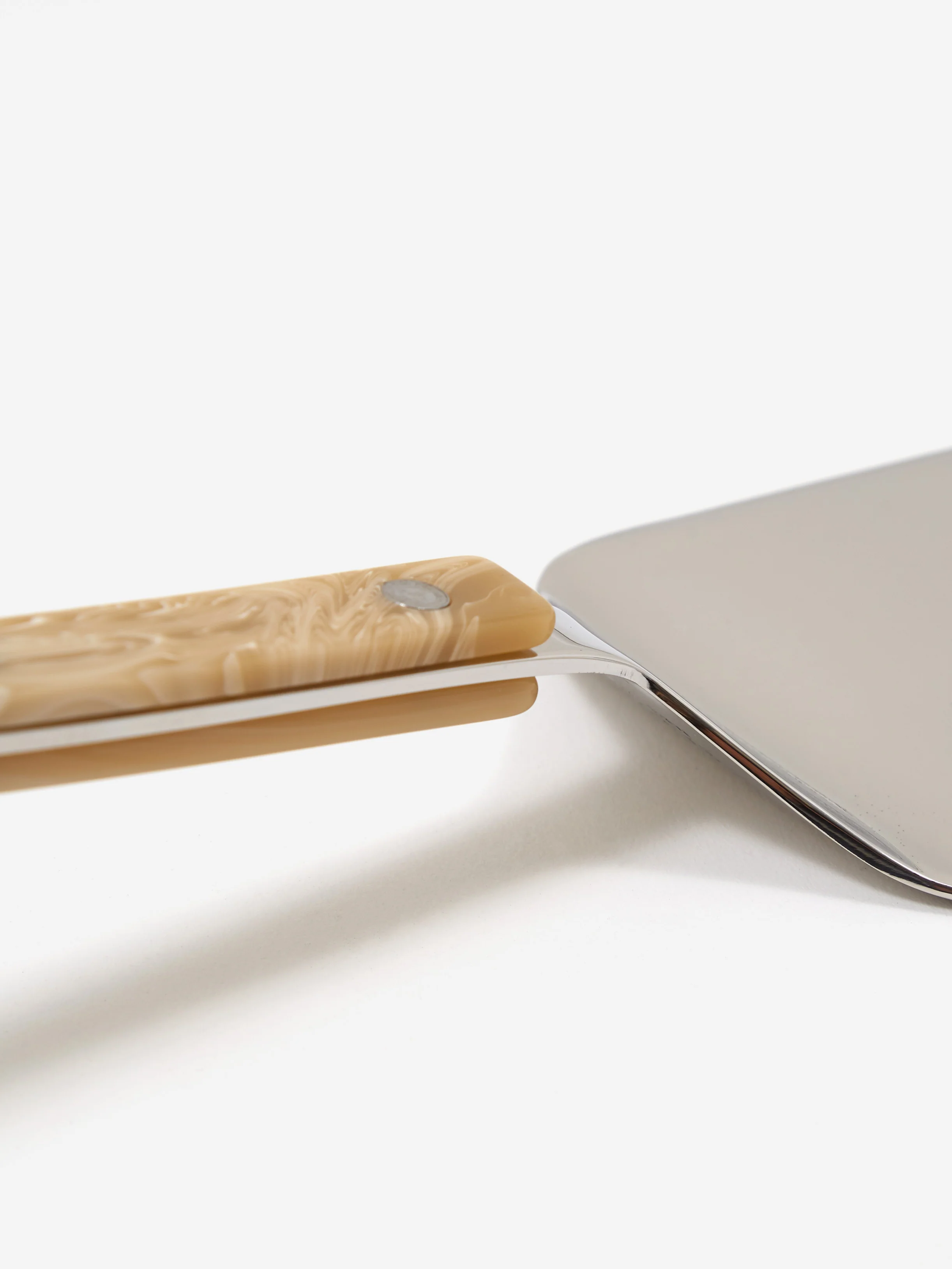 Sabre Paris Tart Slicer - Faux Horn - Image 2