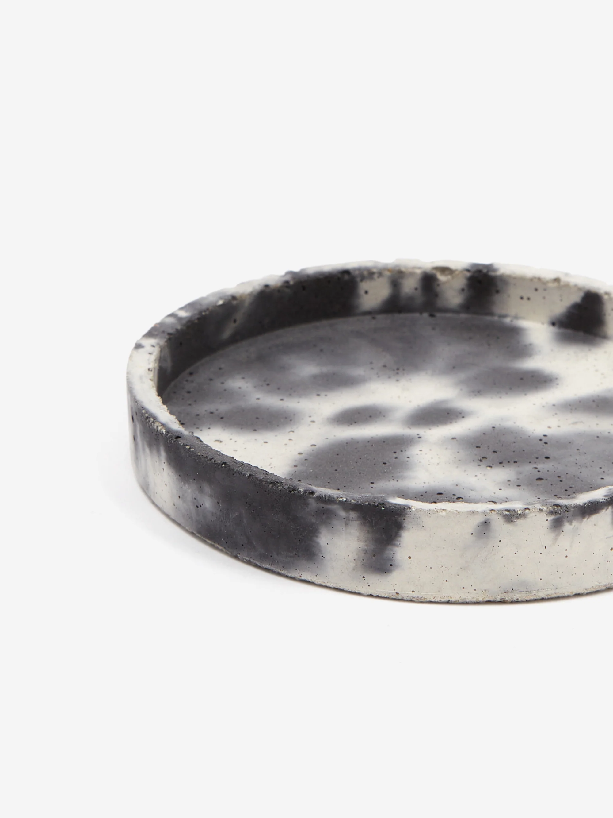 Smith & Goat 11cm Round Tray - Charcoal and White - Image 4