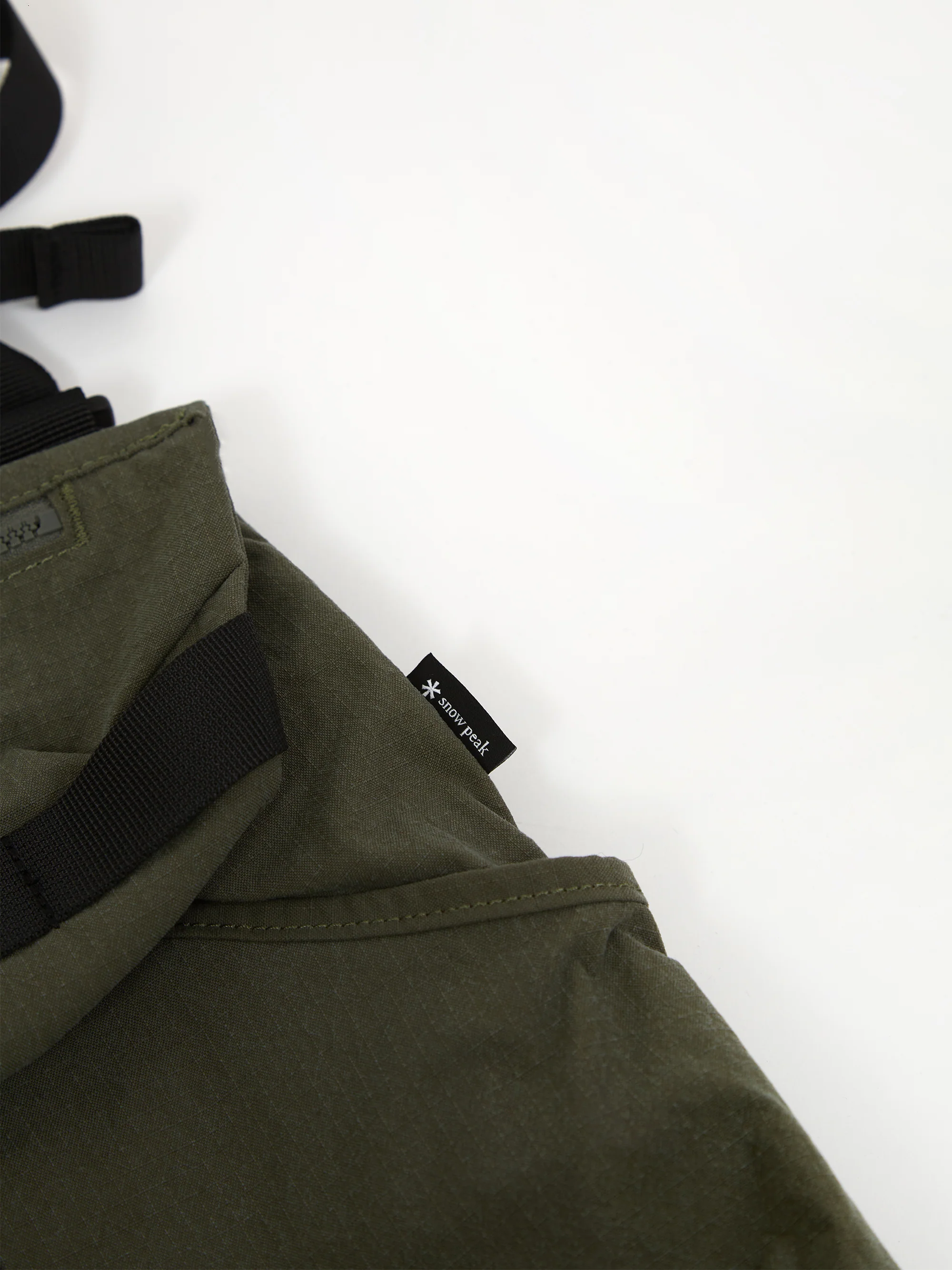 Snow Peak Lightweight Taslan Ripstop Shoulder Bag - Olive - Image 2