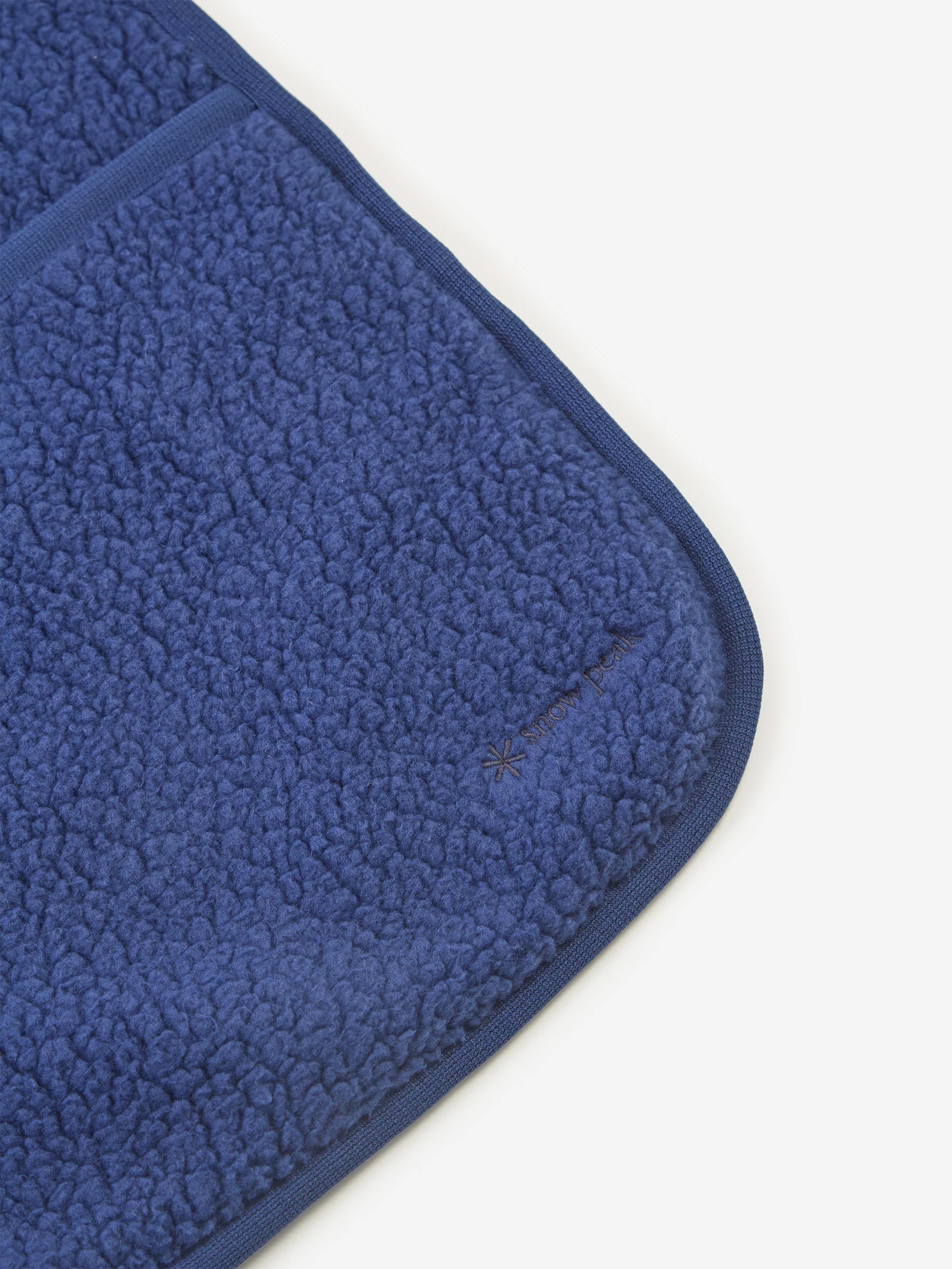 Snow Peak Thermal Boa Fleece Stole Scarf - Blue - Image 4