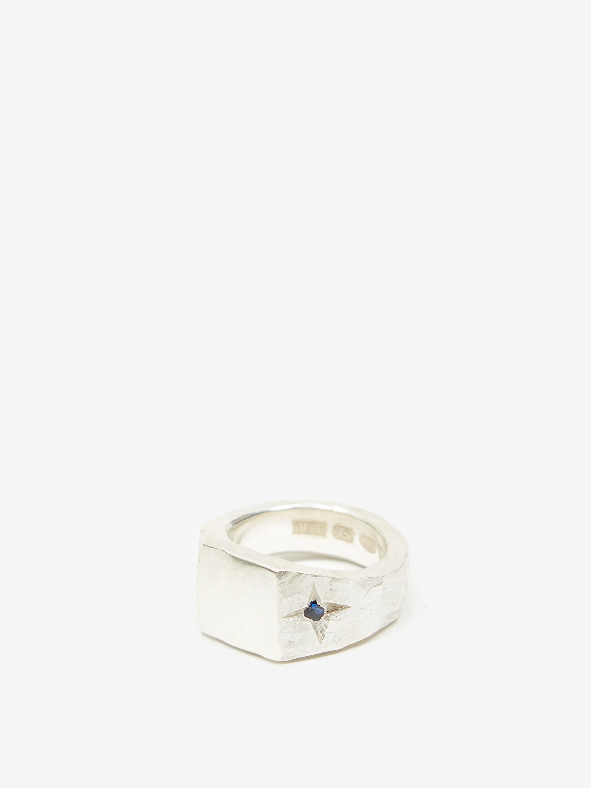The Ouze Sapphire Magnum Signet Ring - Image 2