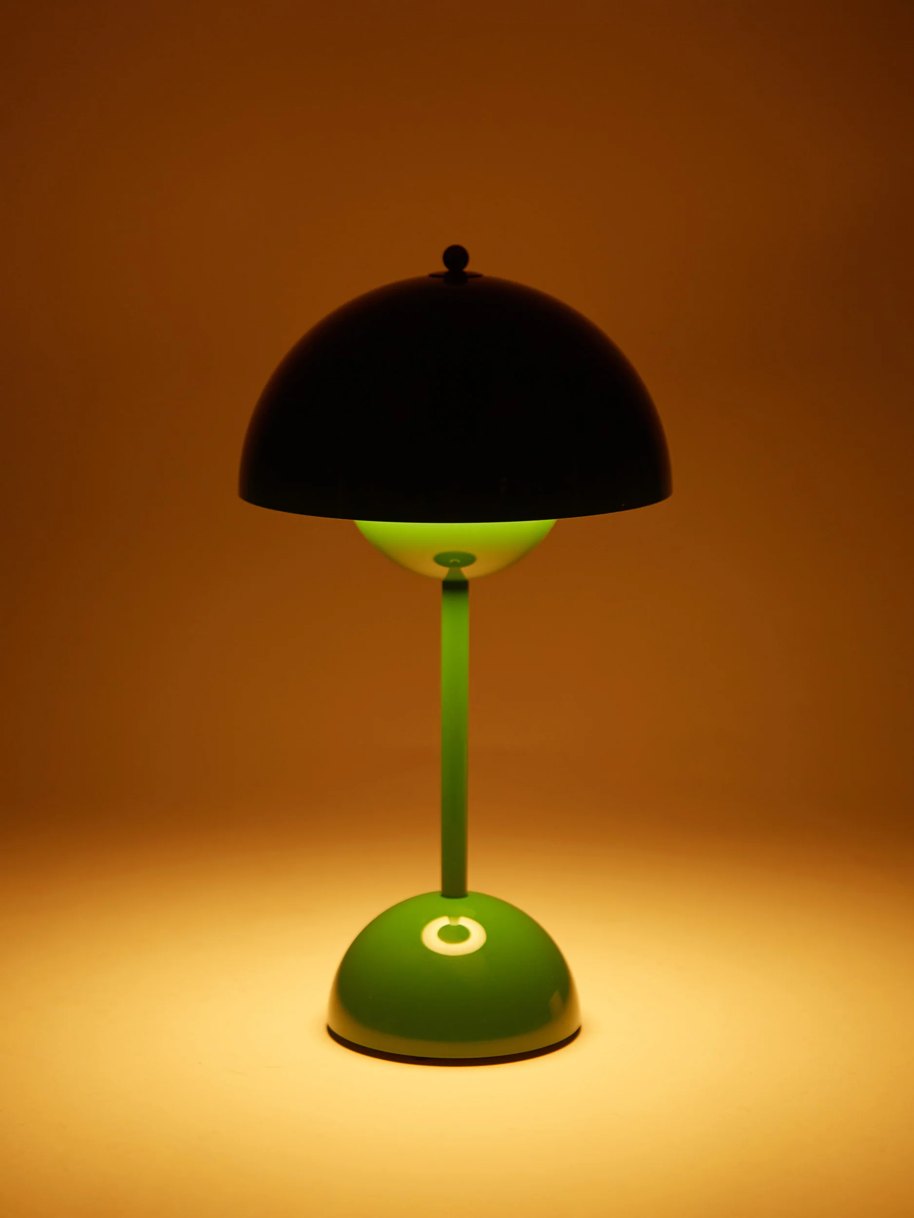 &Tradition Flowerpot Table Portable VP9 - Signal Green - Image 2