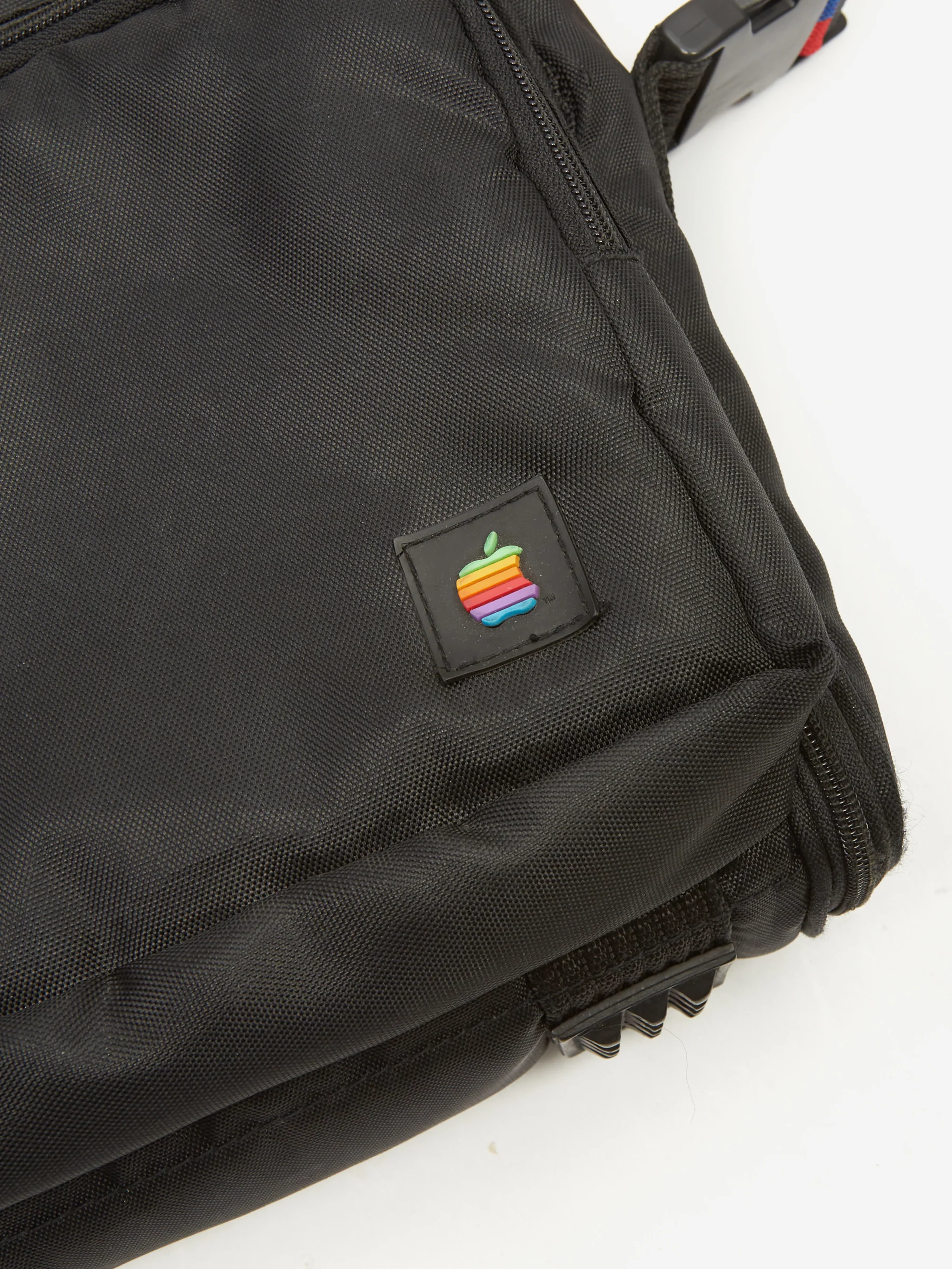 Unified Goods 80's Apple Shoulder Bag - Image 4