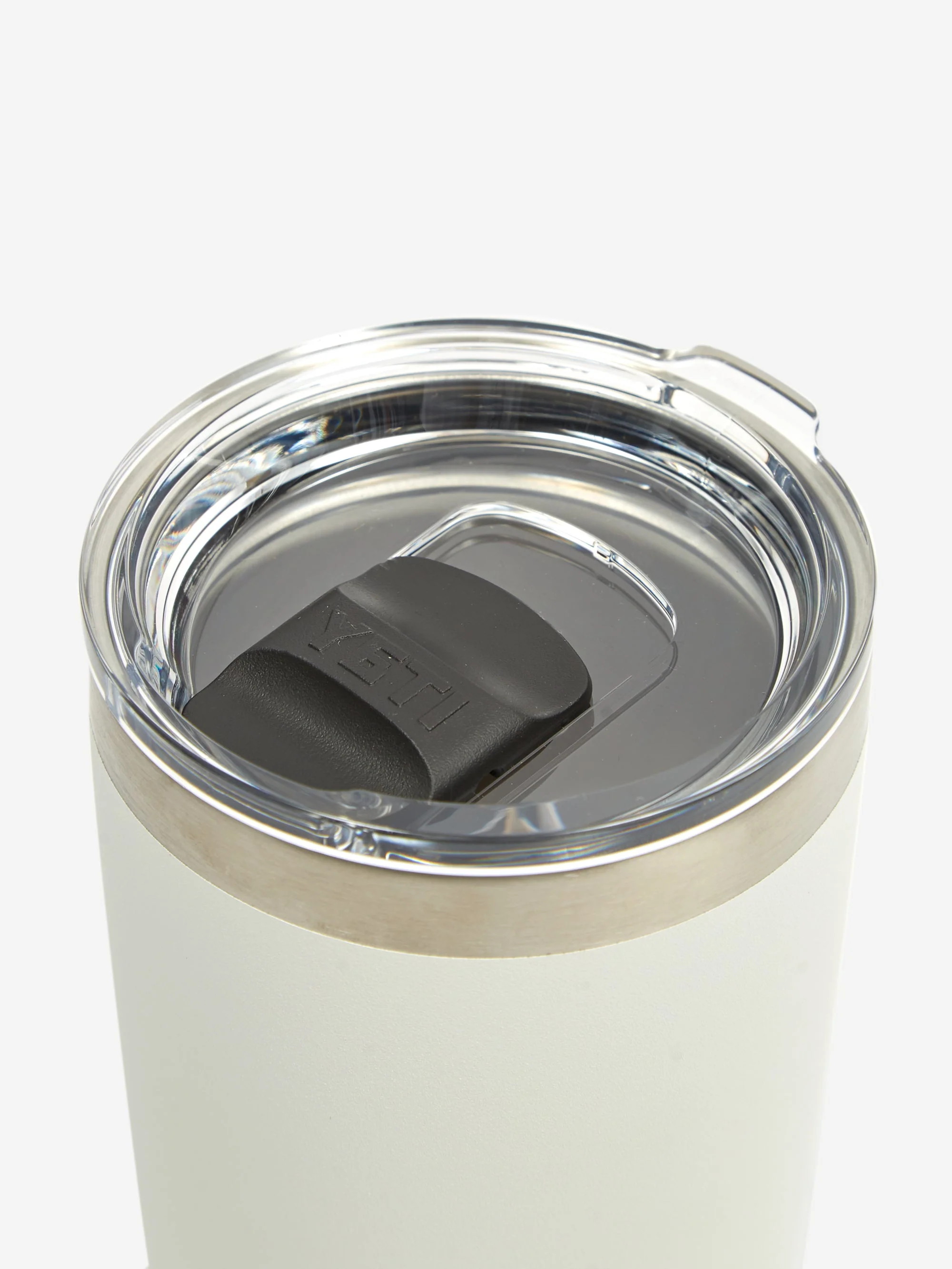 YETI Rambler Mug 20 Oz - White - Image 4
