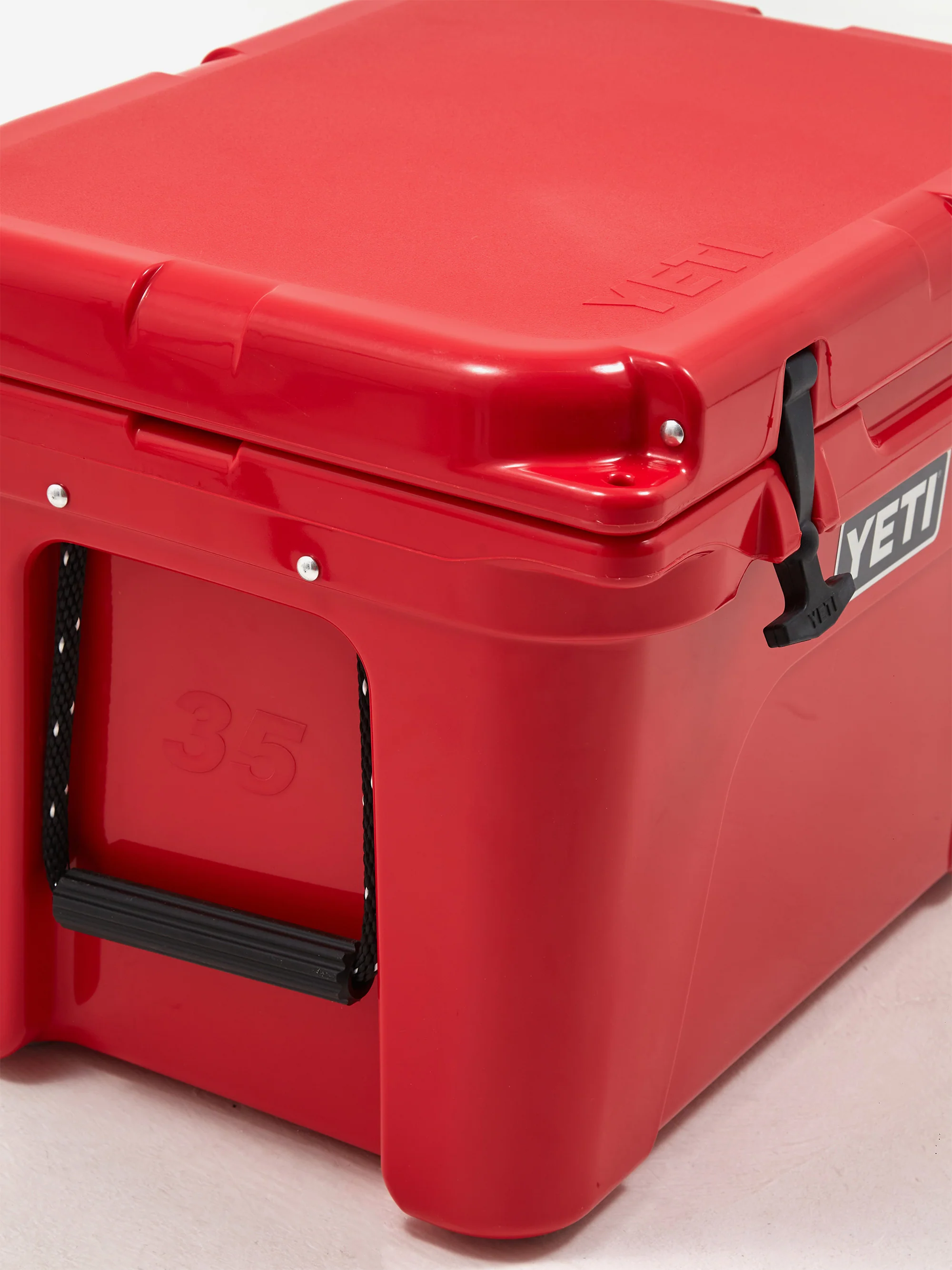 YETI Tundra 35 - Rescue Red - Image 3