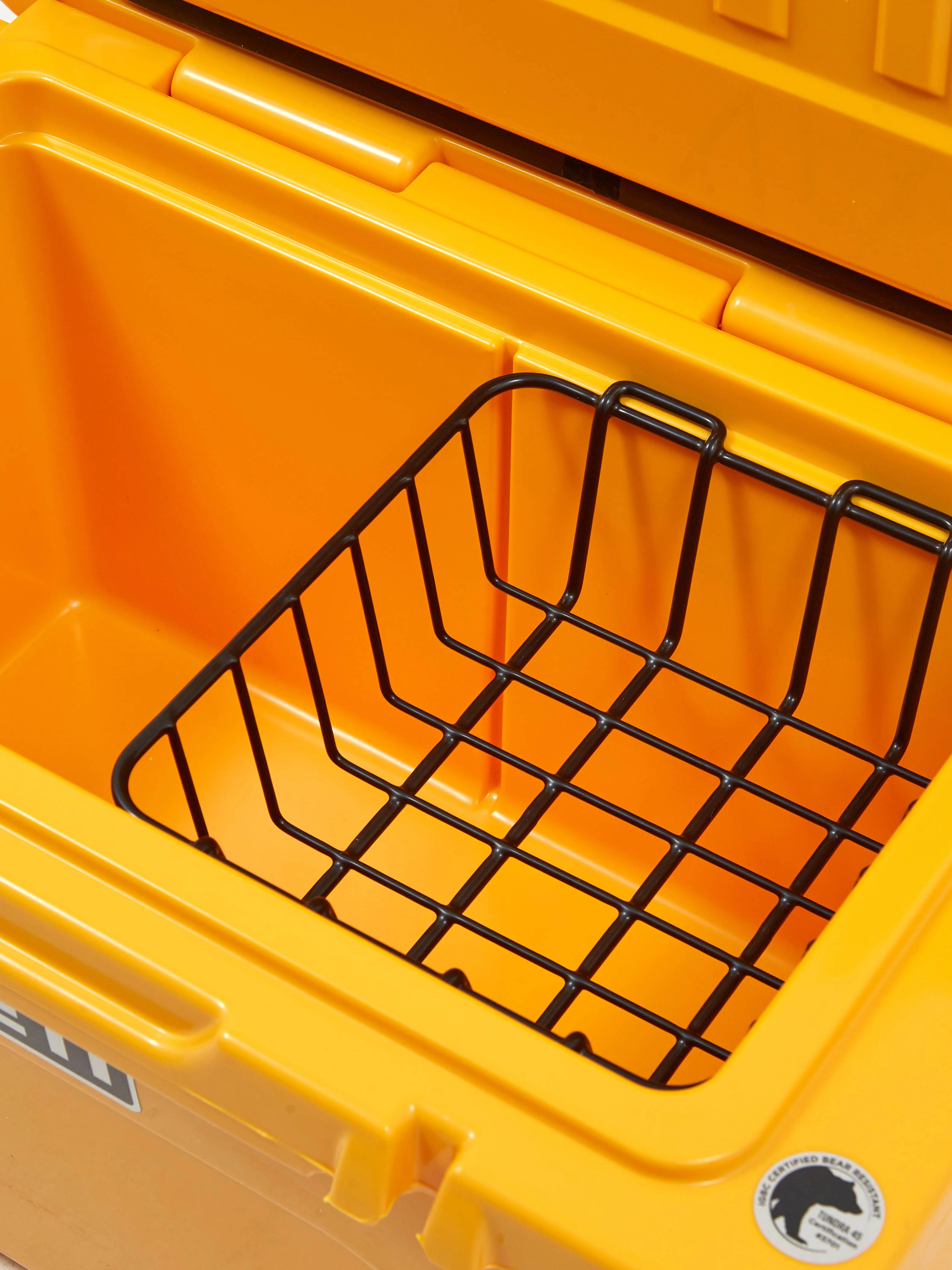 YETI Tundra 45 Cool Box - Alpine Yellow - Image 9
